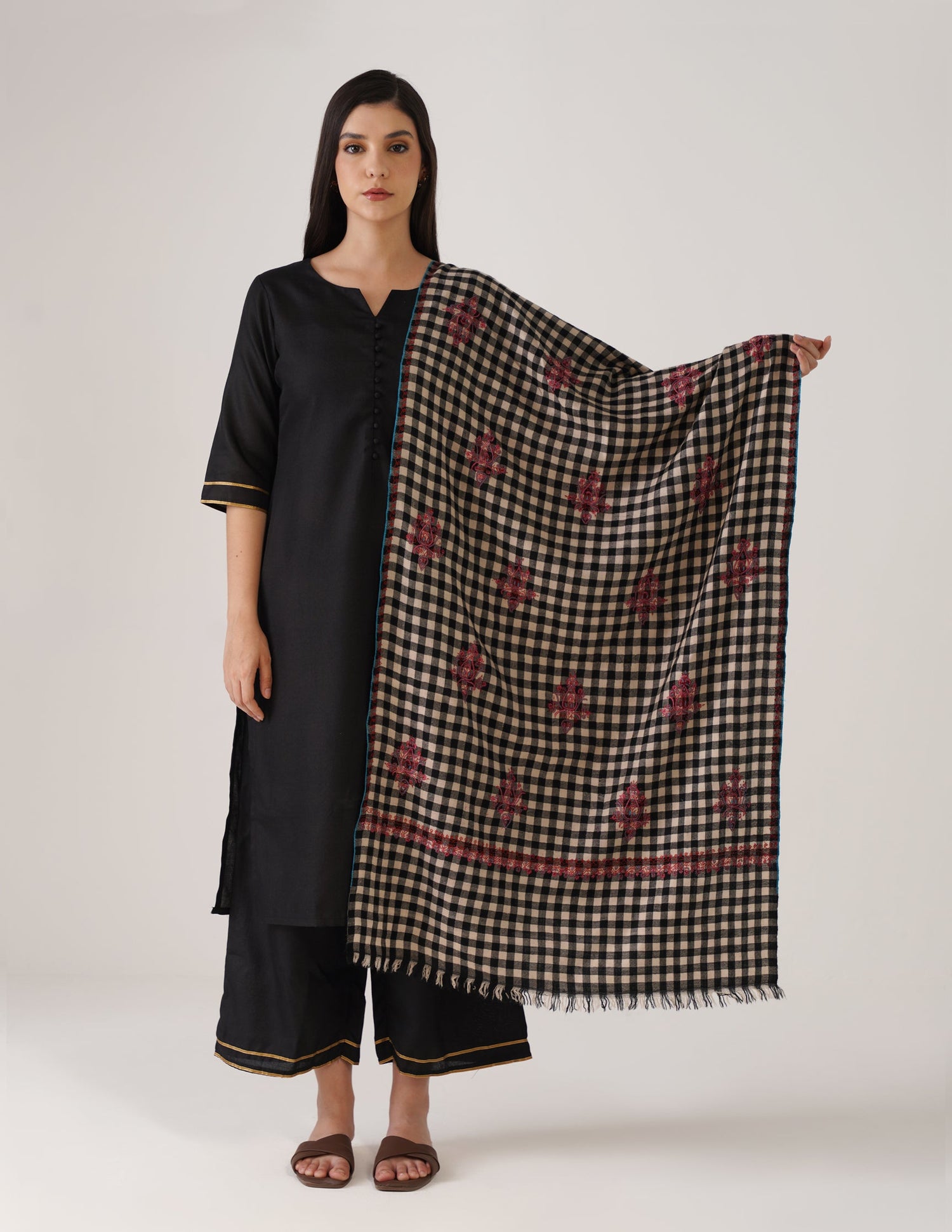 Kashmiri Handwoven Pashmina Sozni Stole Modern Check Bootidar – Black &amp; White | Handwoven Heritage