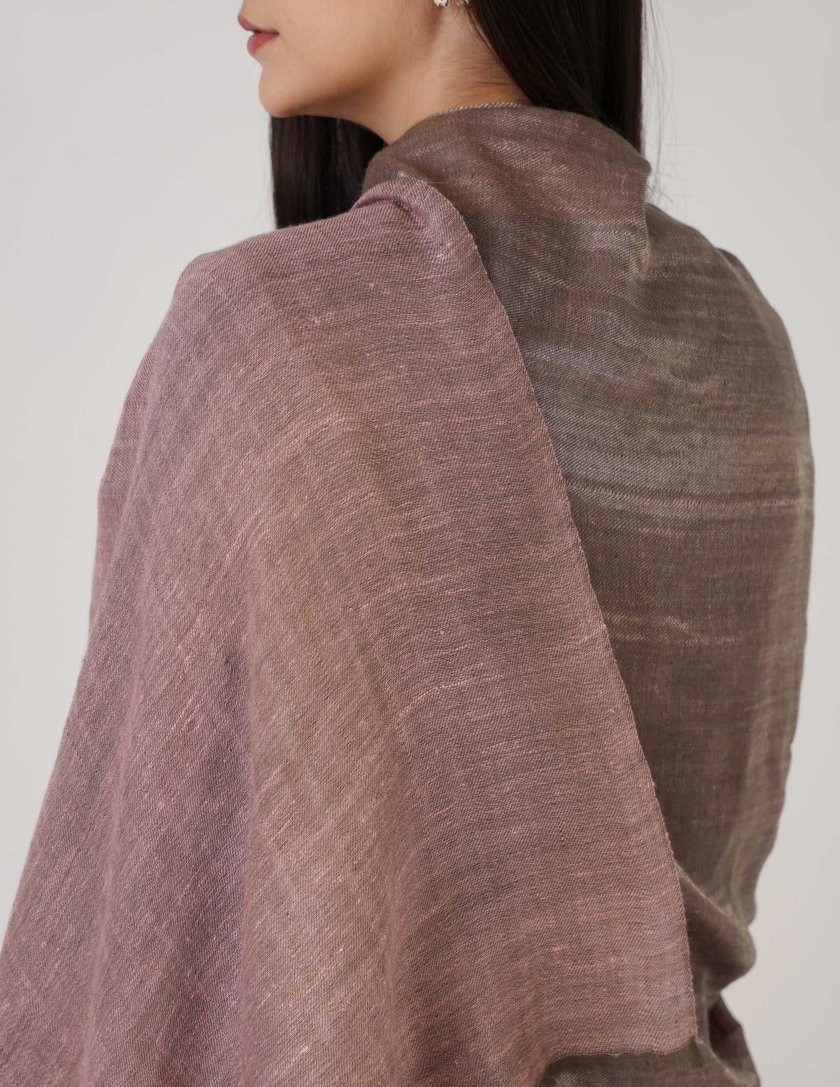 Kashmiri Handwoven Pashmina Reversible Stole – Pale Pink &amp; Silver | Handwoven Heritage