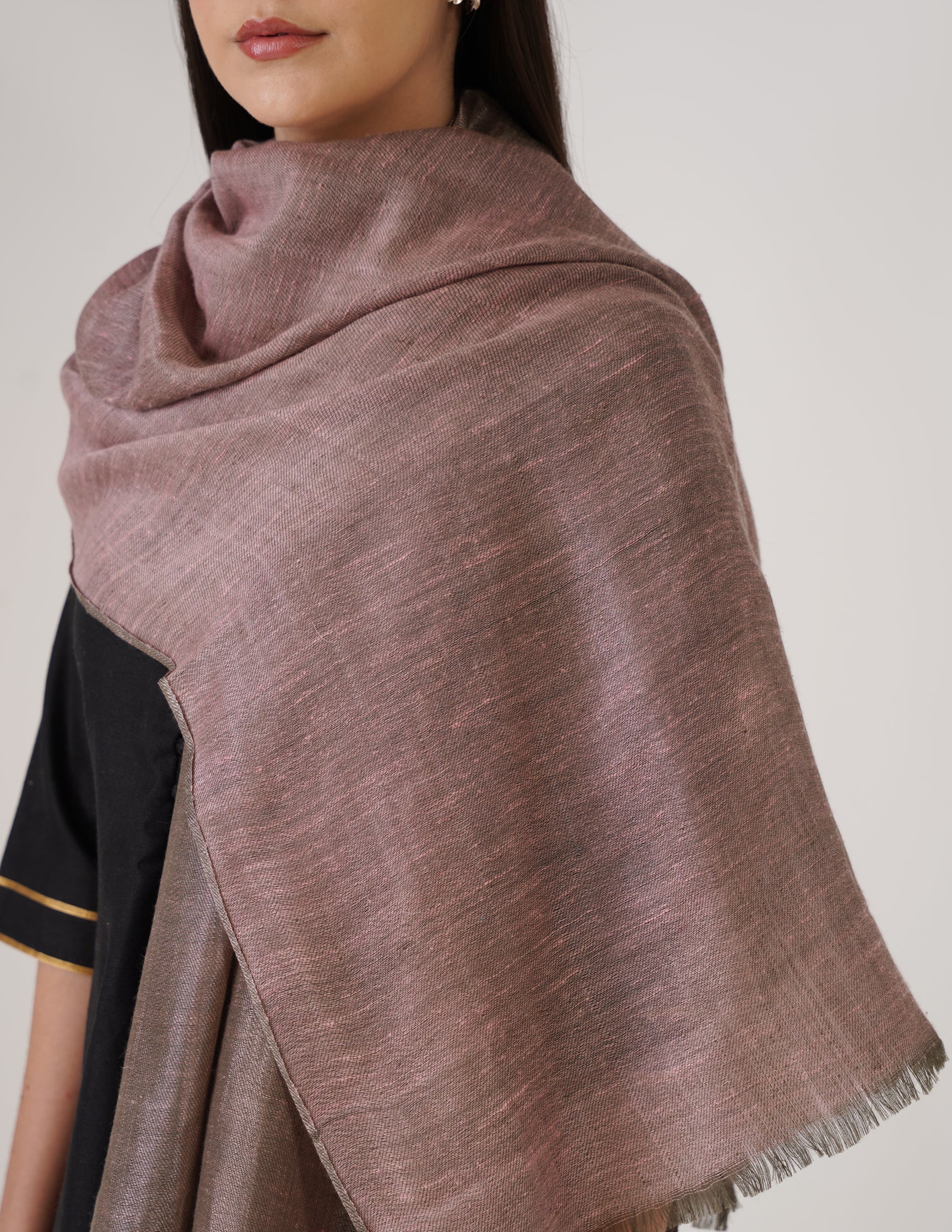 Kashmiri Handwoven Pashmina Reversible Stole – Pale Pink &amp; Silver | Handwoven Heritage