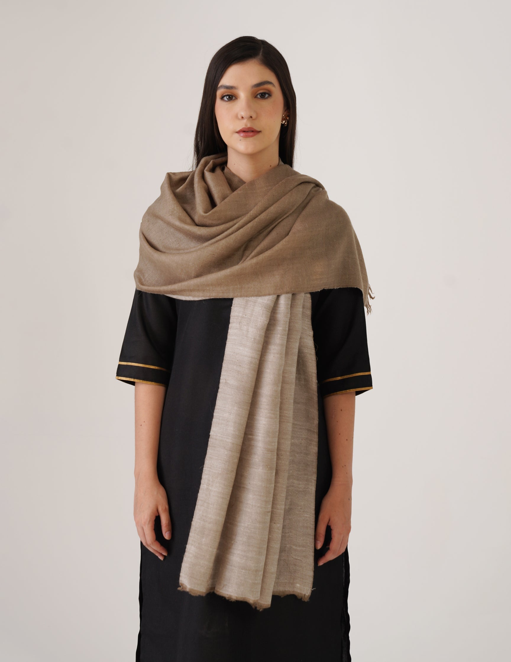 Kashmiri Handwoven Pashmina Reversible Stole – Toosa &amp; White | Handwoven Heritage