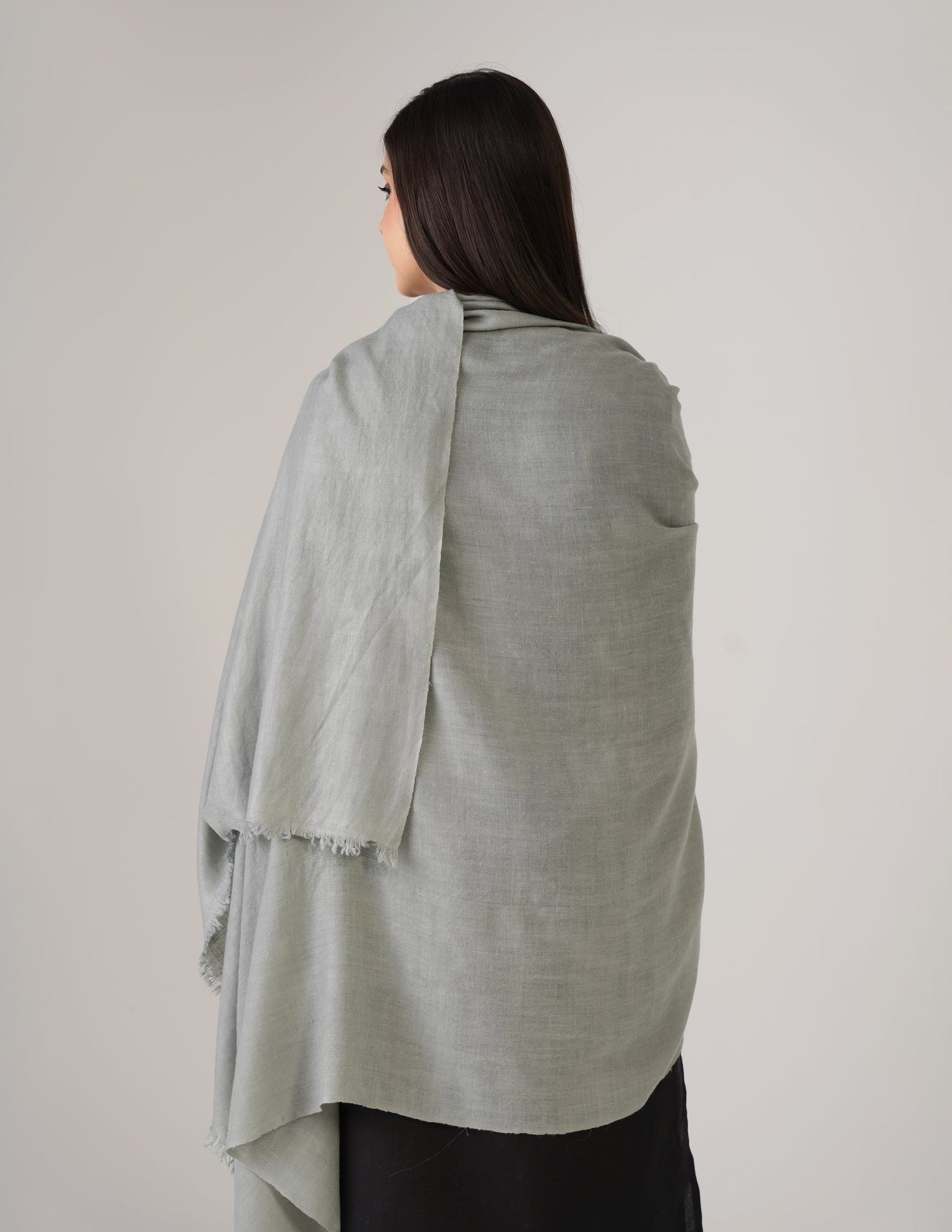 Kashmiri Handwoven Solid Cashmere Pashmina Shawl – Silver Grey | Handwoven Heritage