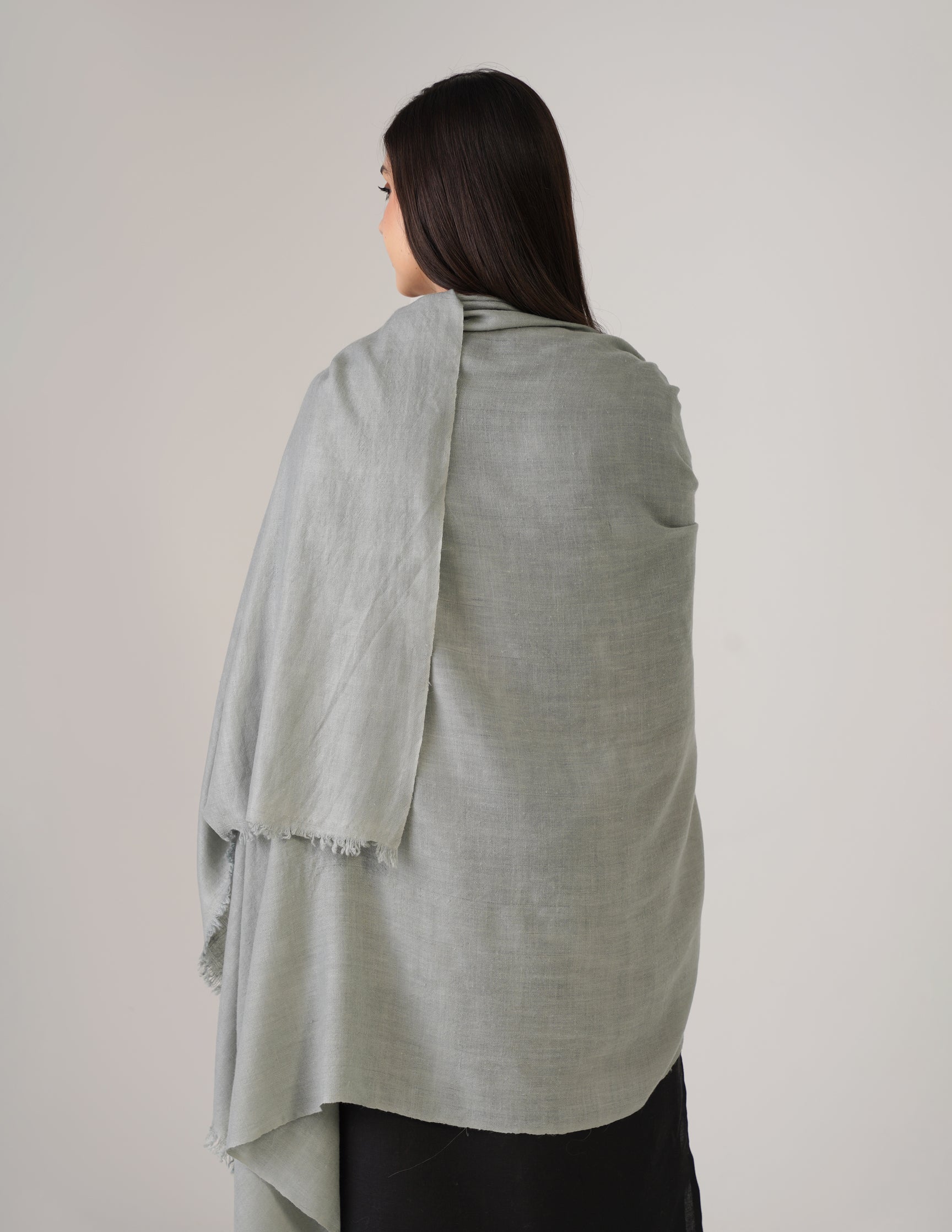 Kashmiri Handwoven Solid Cashmere Pashmina Shawl – Silver Grey | Handwoven Heritage