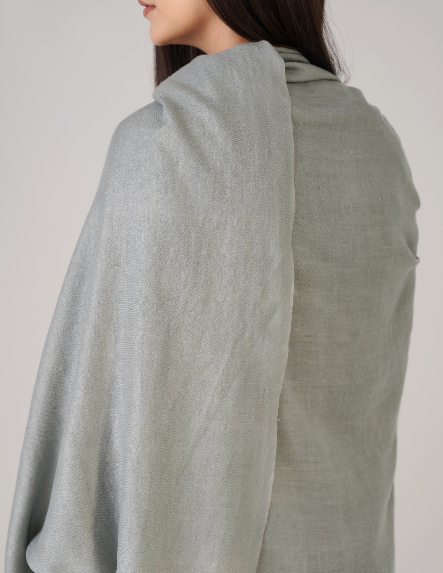 Kashmiri Handwoven Solid Cashmere Pashmina Shawl – Silver Grey | Handwoven Heritage