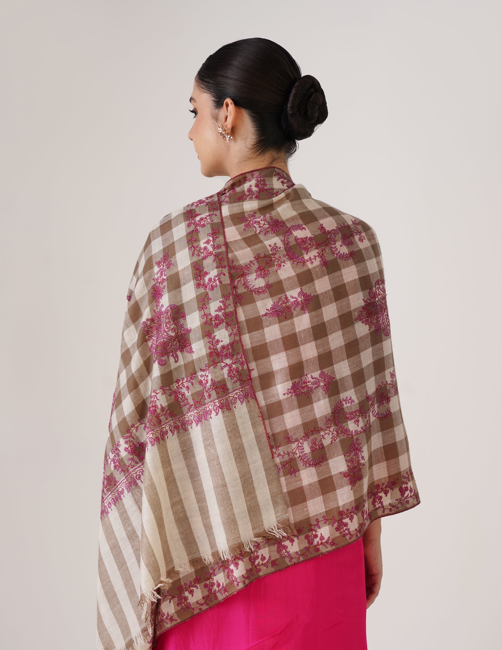 Kashmiri Handwoven Pashmina Sozni Stole Modern Check – Natural &amp; White | Handwoven Heritage
