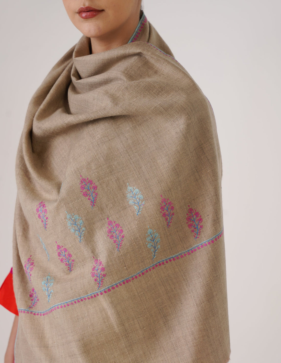 Kashmiri Handwoven Pashmina Sozni Stole Bootidaar – Natural | Handwoven Heritage