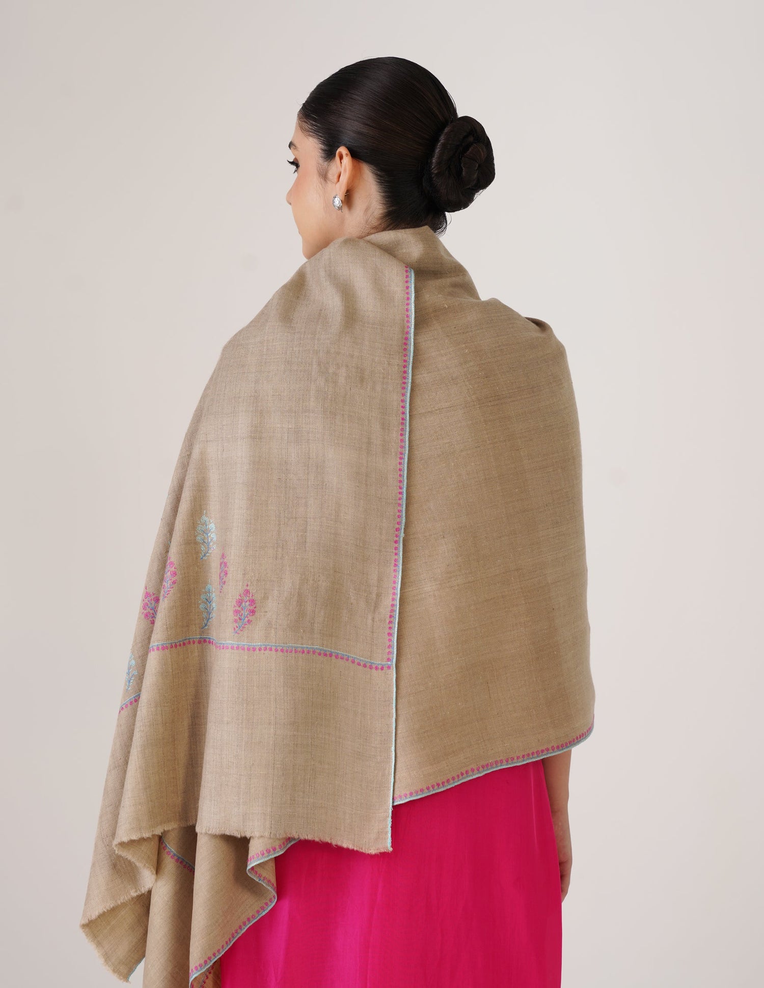 Kashmiri Handwoven Pashmina Sozni Stole Bootidaar – Natural | Handwoven Heritage