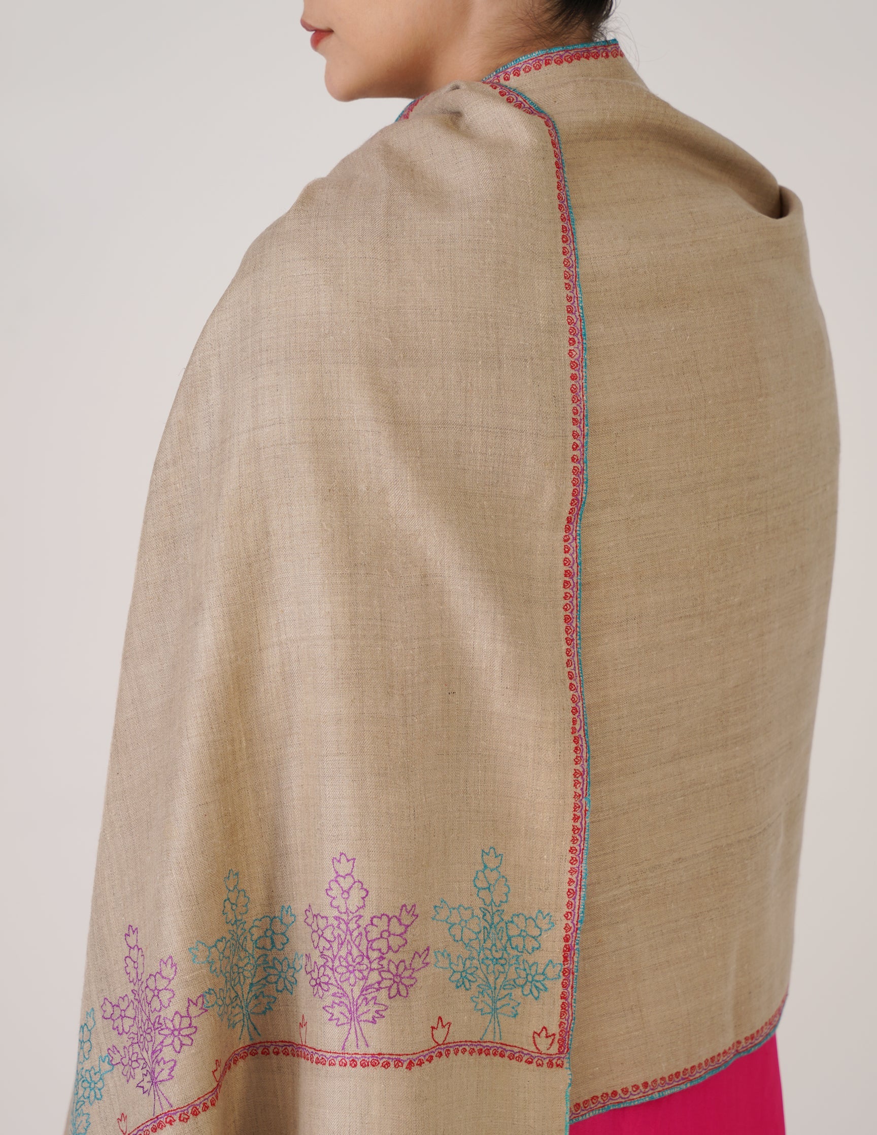 Kashmiri Handwoven Pashmina Sozni Stole Paldaar – Natural | Handwoven Heritage