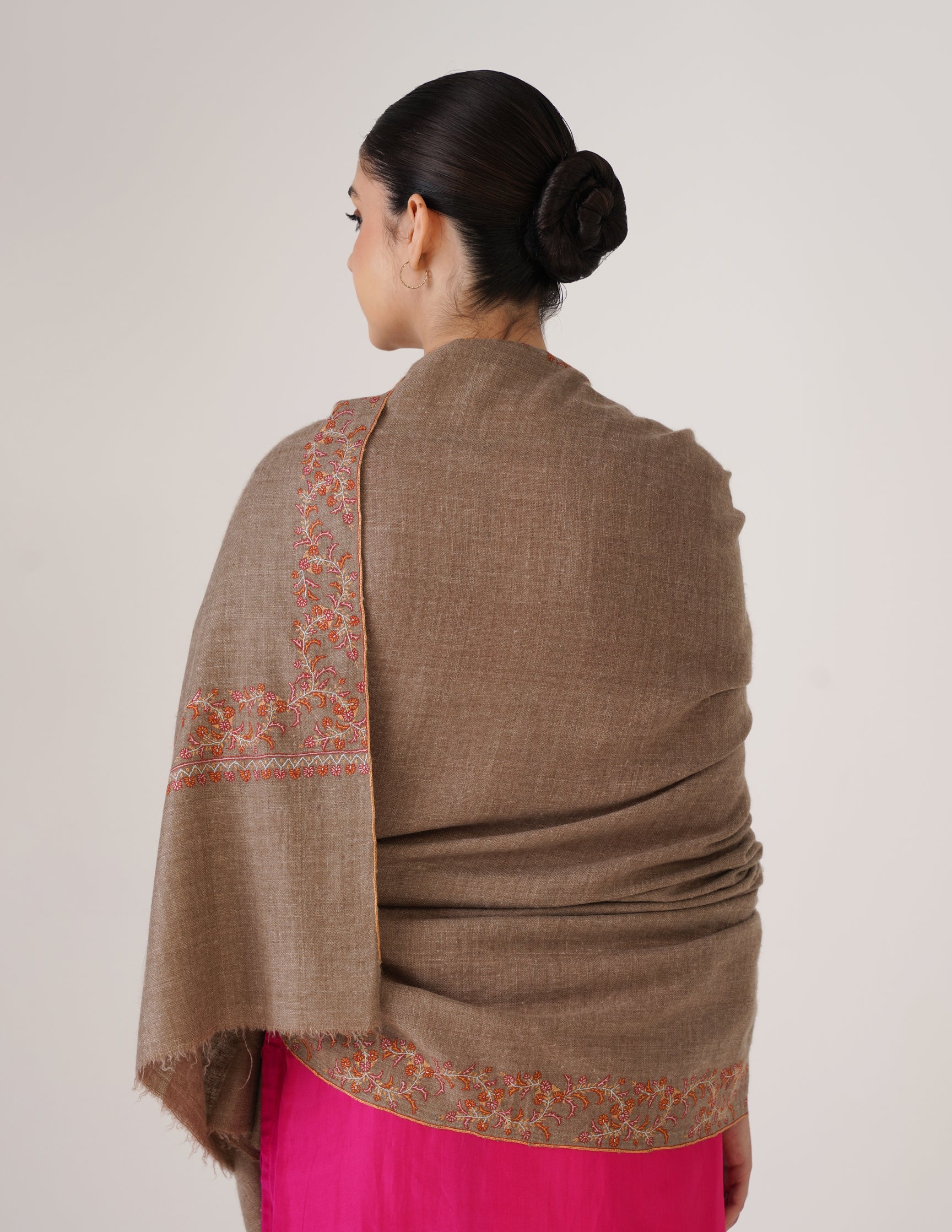 Kashmiri Handwoven Pashmina Sozni Shawl Doredaar – Natural Grey | Handwoven Heritage