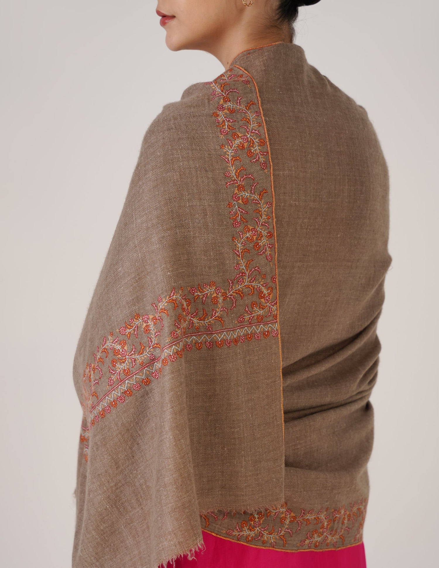 Kashmiri Handwoven Pashmina Sozni Shawl Doredaar – Natural Grey | Handwoven Heritage