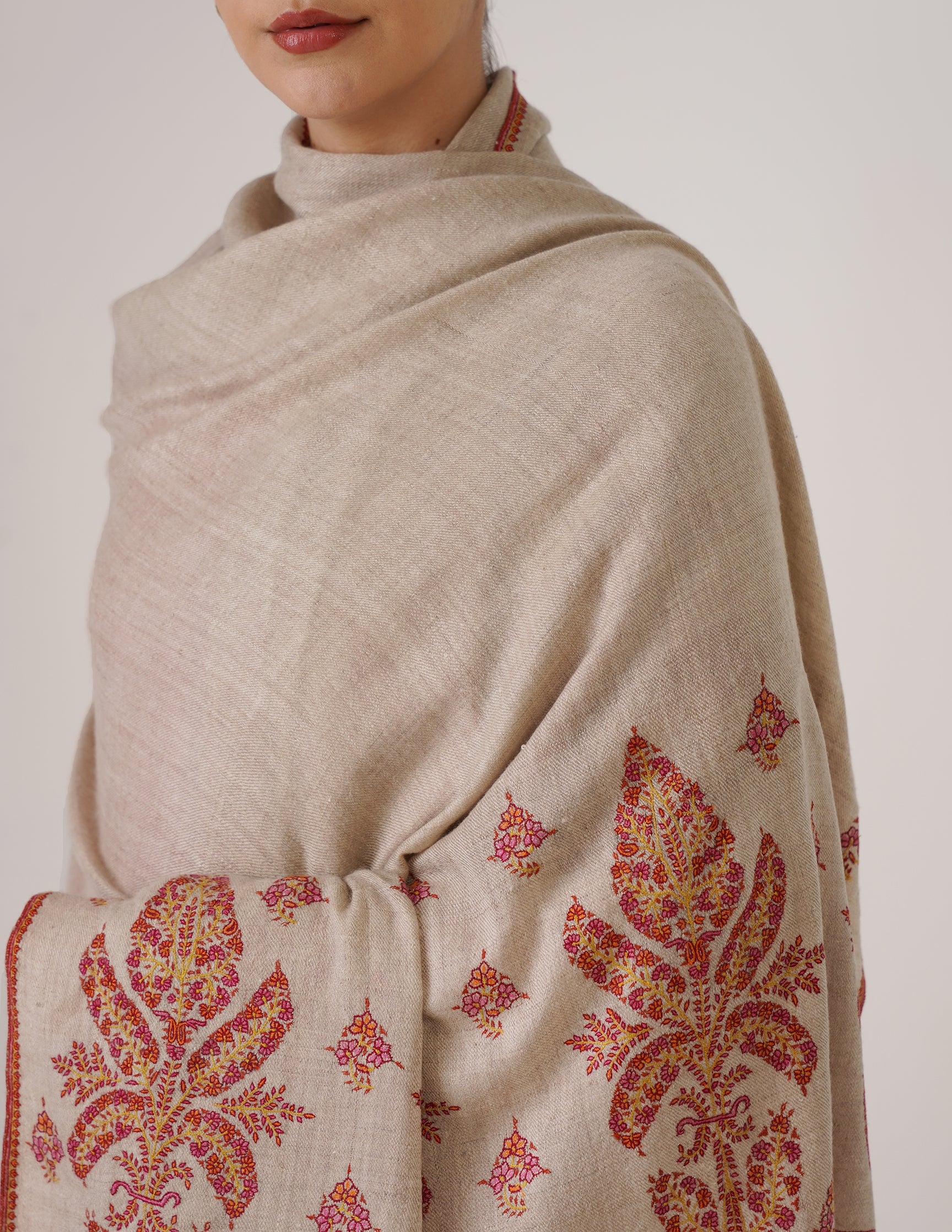 Kashmiri Handwoven Pashmina Sozni Shawl Paldaar – Natural White | Handwoven Heritage