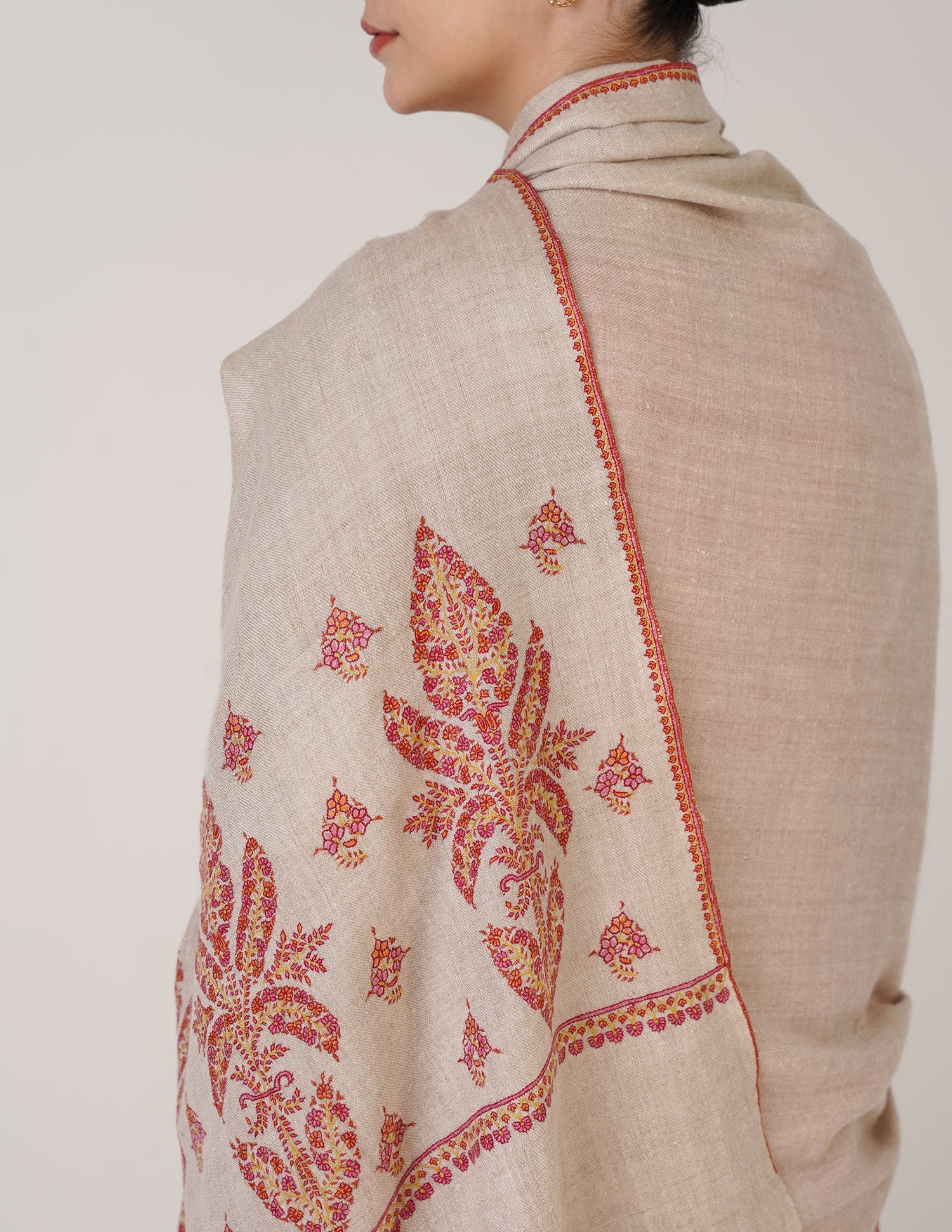 Kashmiri Handwoven Pashmina Sozni Shawl Paldaar – Natural White | Handwoven Heritage