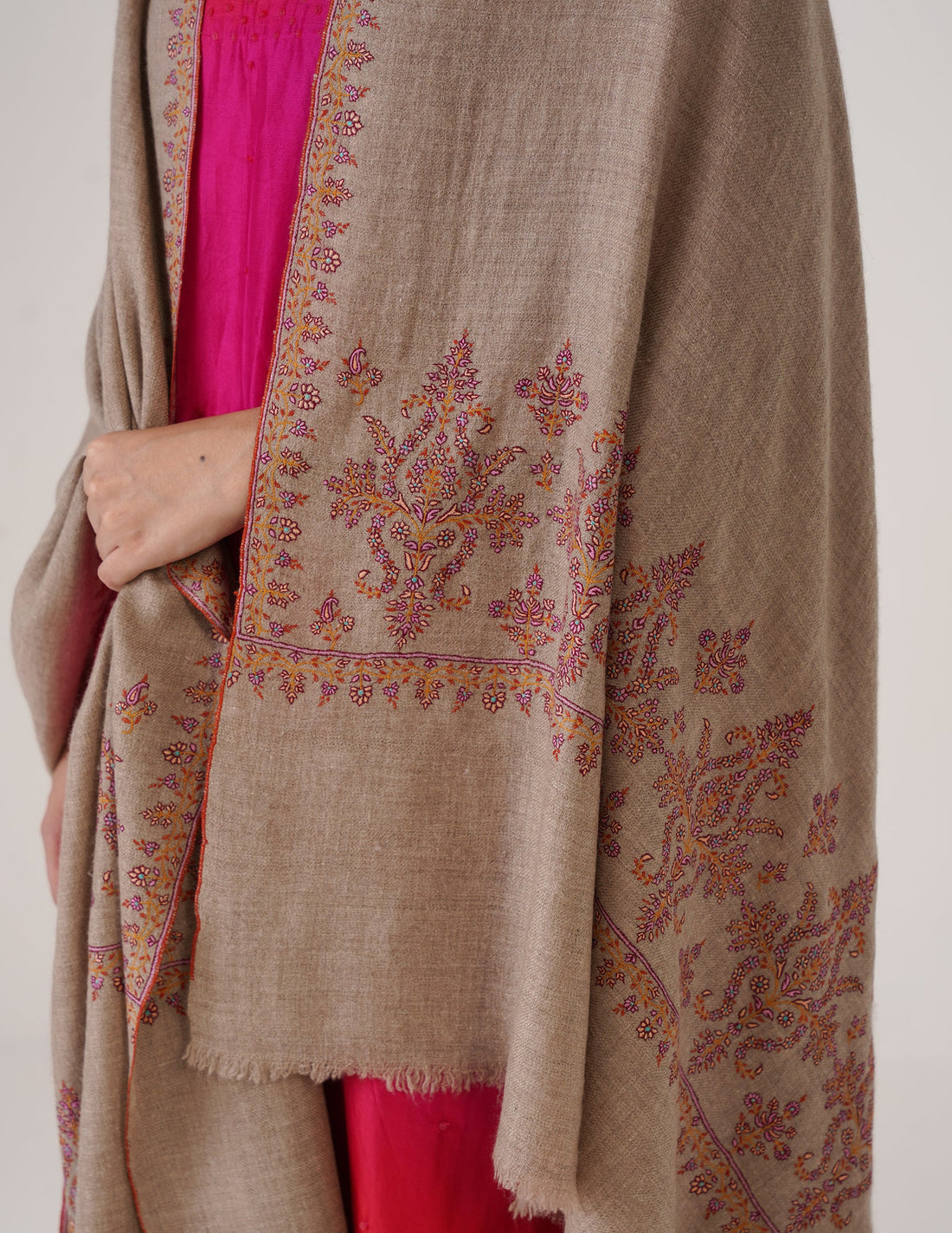 Kashmiri Handwoven Pashmina Sozni Shawl Paldaar – Natural | Handwoven Heritage