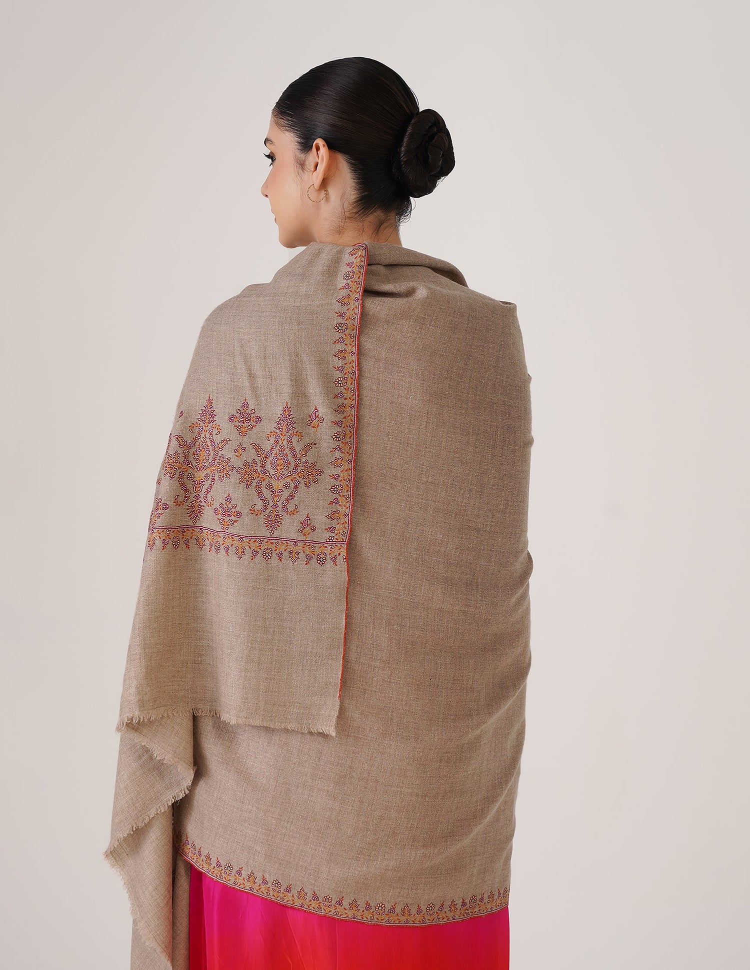 Kashmiri Handwoven Pashmina Sozni Shawl Paldaar – Natural | Handwoven Heritage