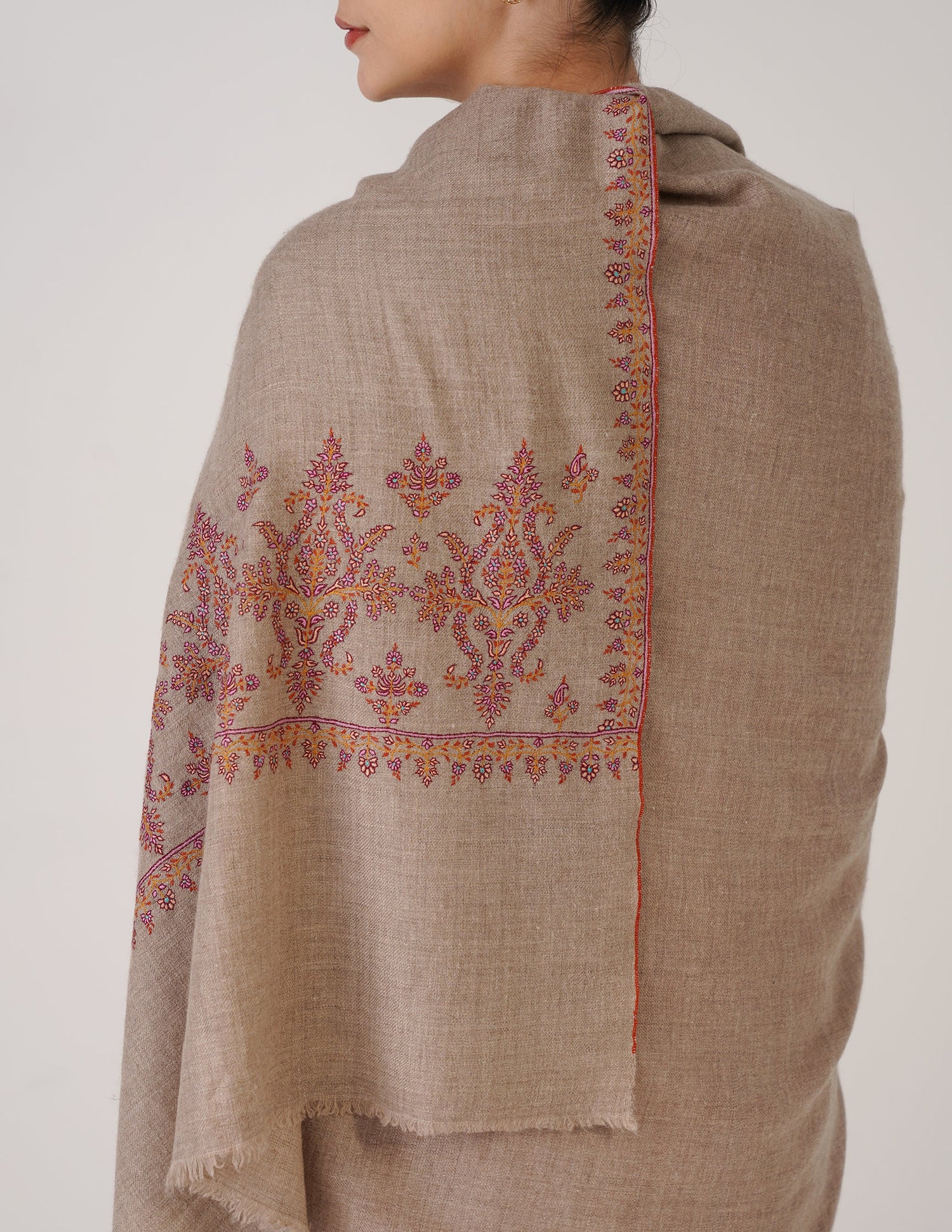 Kashmiri Handwoven Pashmina Sozni Shawl Paldaar – Natural | Handwoven Heritage