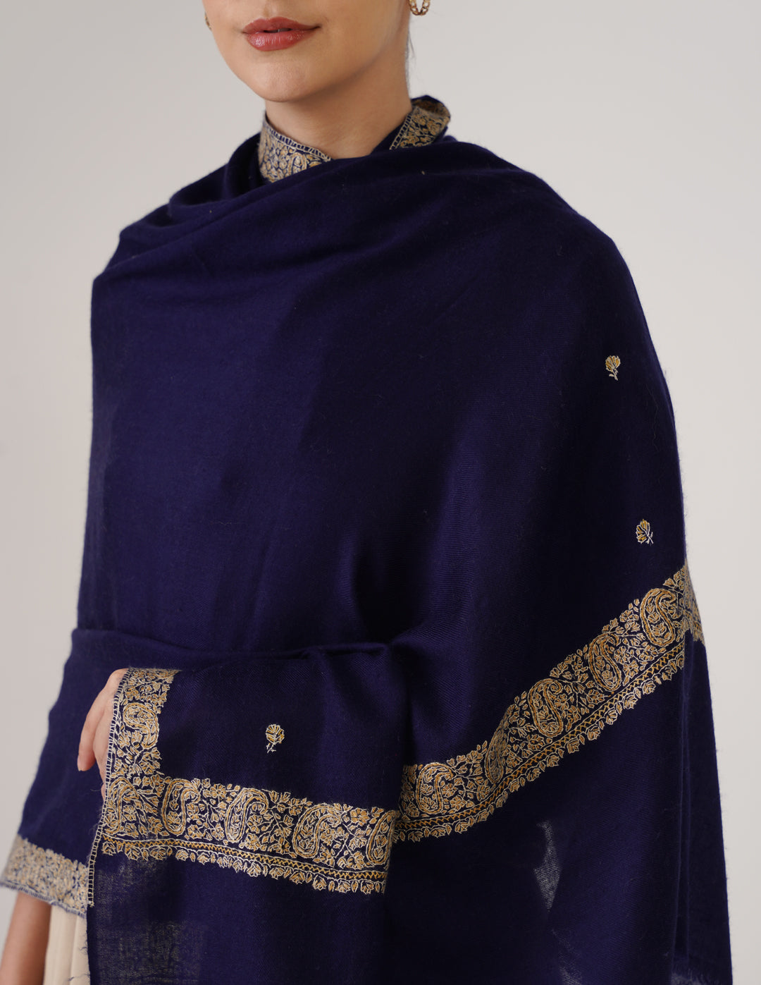 Kashmiri Handwoven Pashmina Sozni Shawl Doredaar – Navy Blue | Mehendi &amp; Grey Heritage - Kashmir Box
