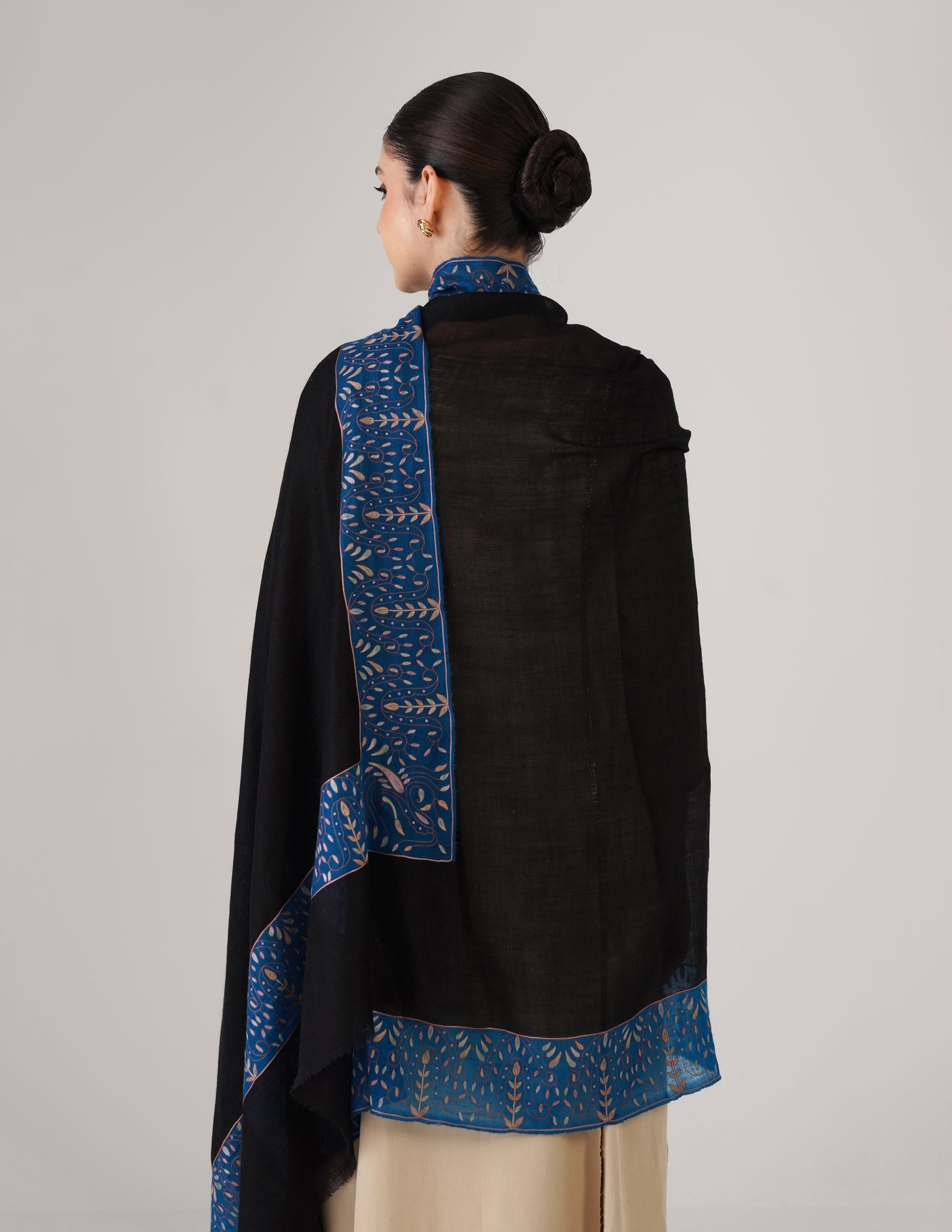 Kashmiri Handwoven Pashmina Sozni Shawl Modern Design – Black | Multicolour Heritage - Kashmir Box