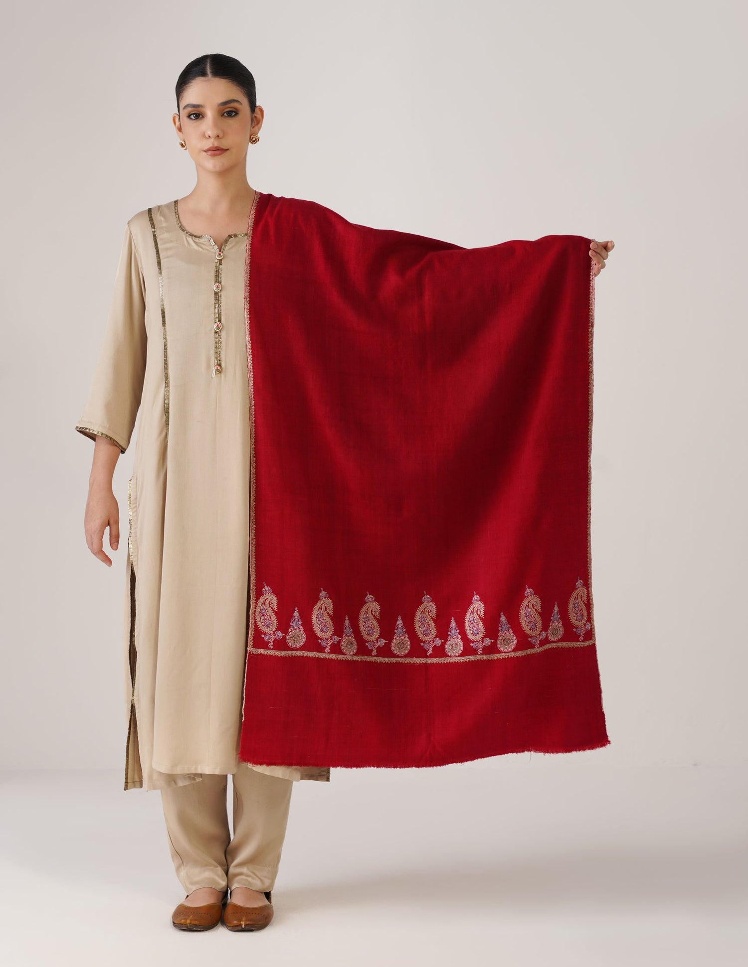 Kashmiri Handwoven Pashmina Sozni Stole Doredaar – Blood Red | Handwoven Heritage