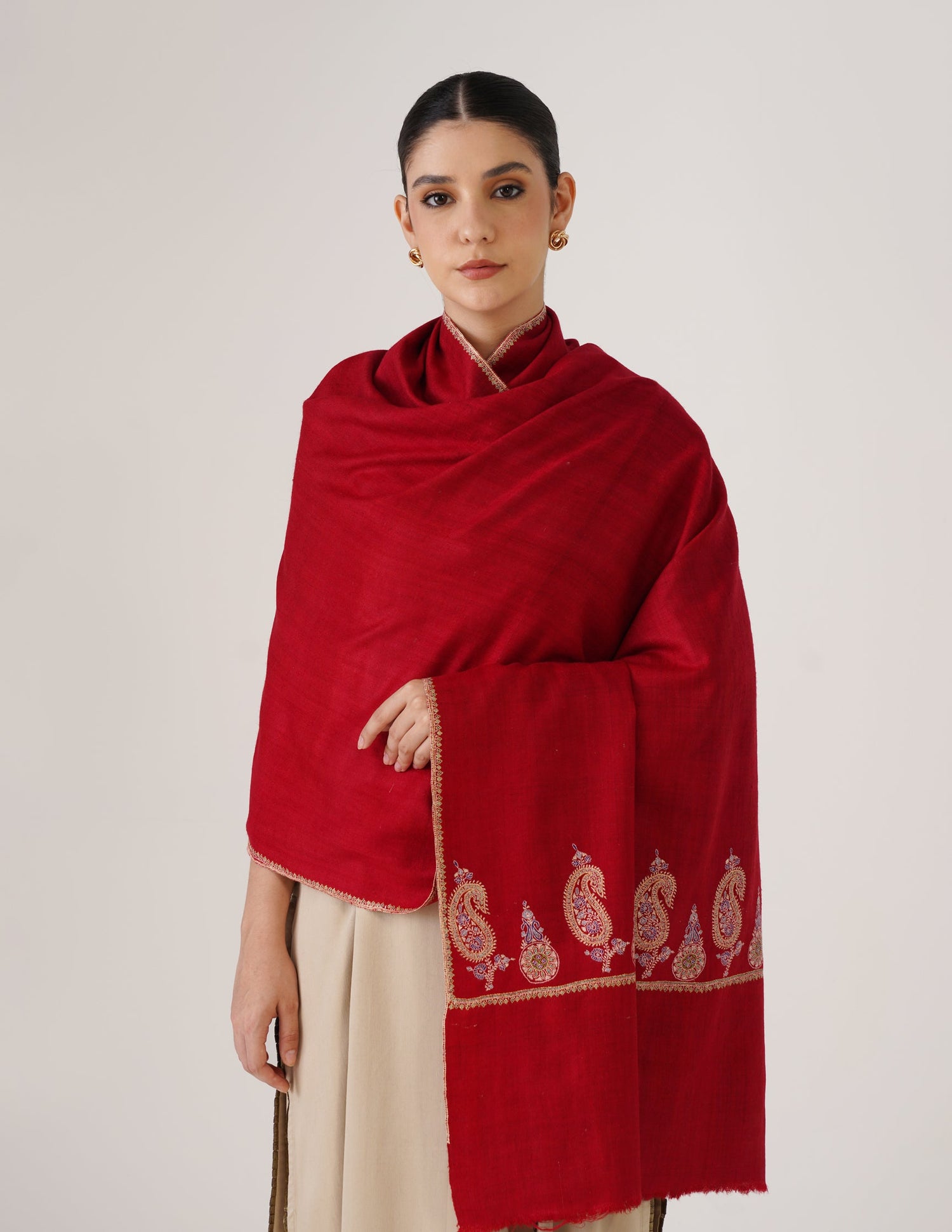 Kashmiri Handwoven Pashmina Sozni Stole Doredaar – Blood Red | Handwoven Heritage