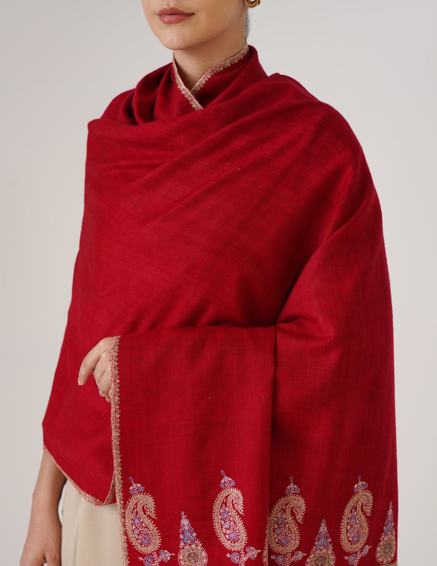 Kashmiri Handwoven Pashmina Sozni Stole Doredaar – Blood Red | Handwoven Heritage