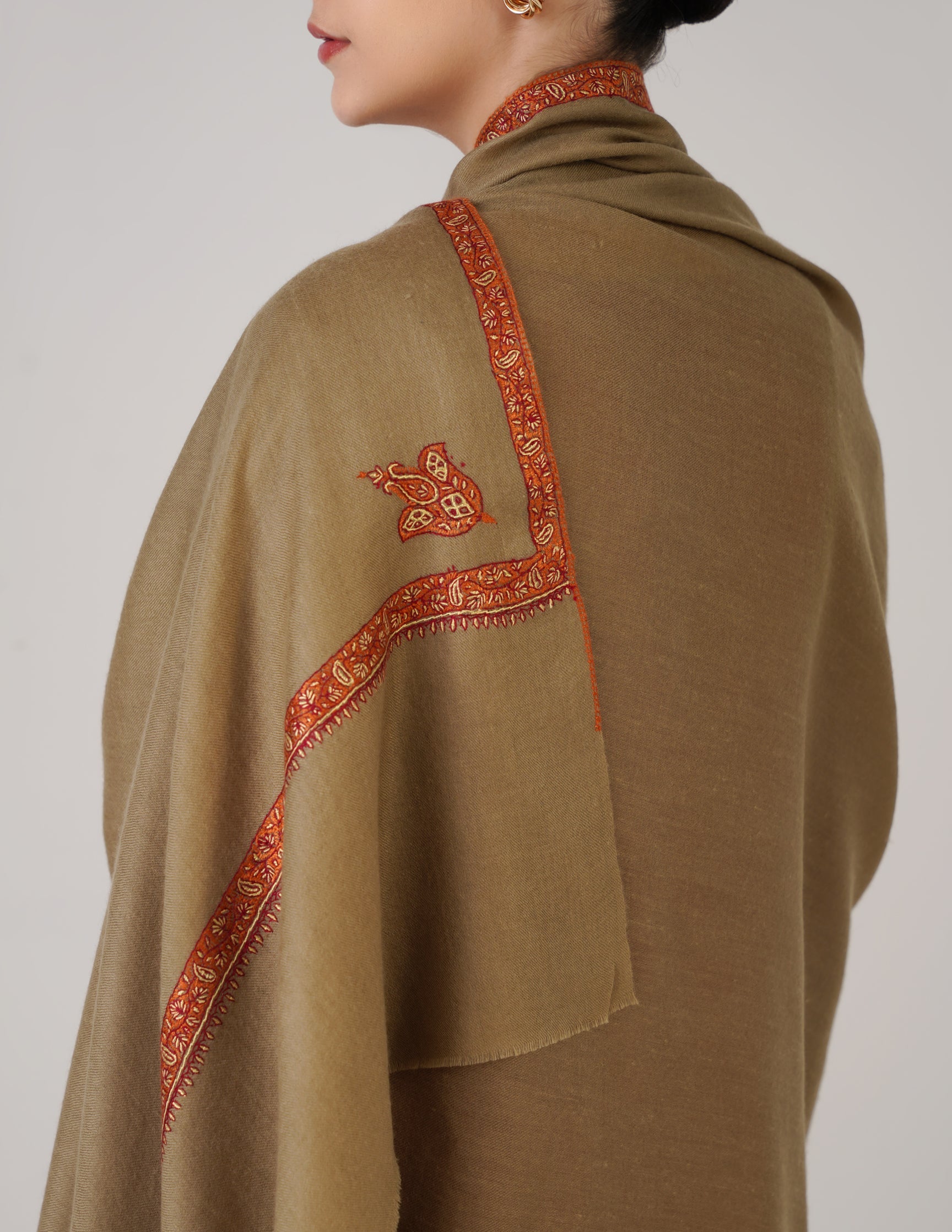 Kashmiri Handwoven Pashmina Sozni Shawl Hashidaar – Natural | Multicolour Heritage - Kashmir Box