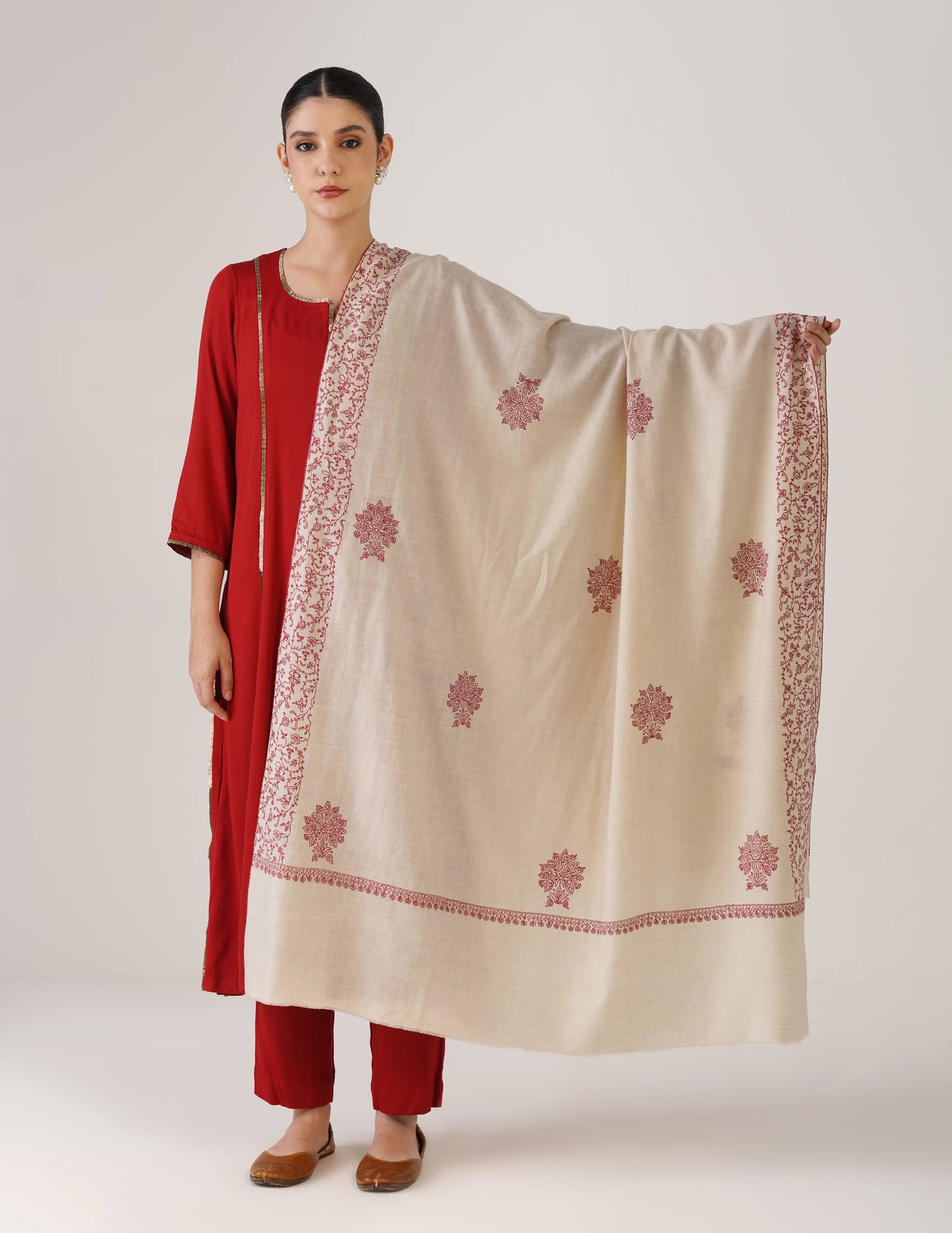 Kashmiri Handwoven Pashmina Sozni Shawl Bootidar – Off White | Maroon Heritage - Kashmir Box