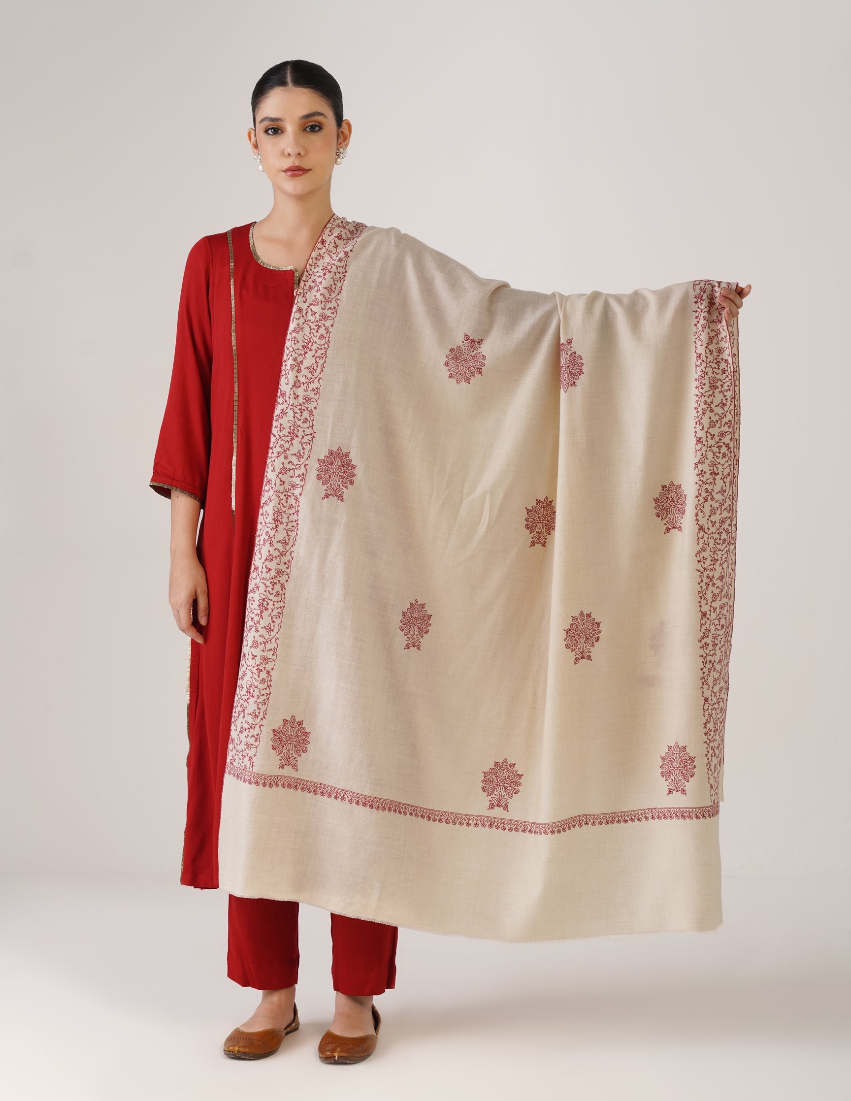 Kashmiri Handwoven Pashmina Sozni Shawl Bootidar – Off White | Maroon Heritage - Kashmir Box