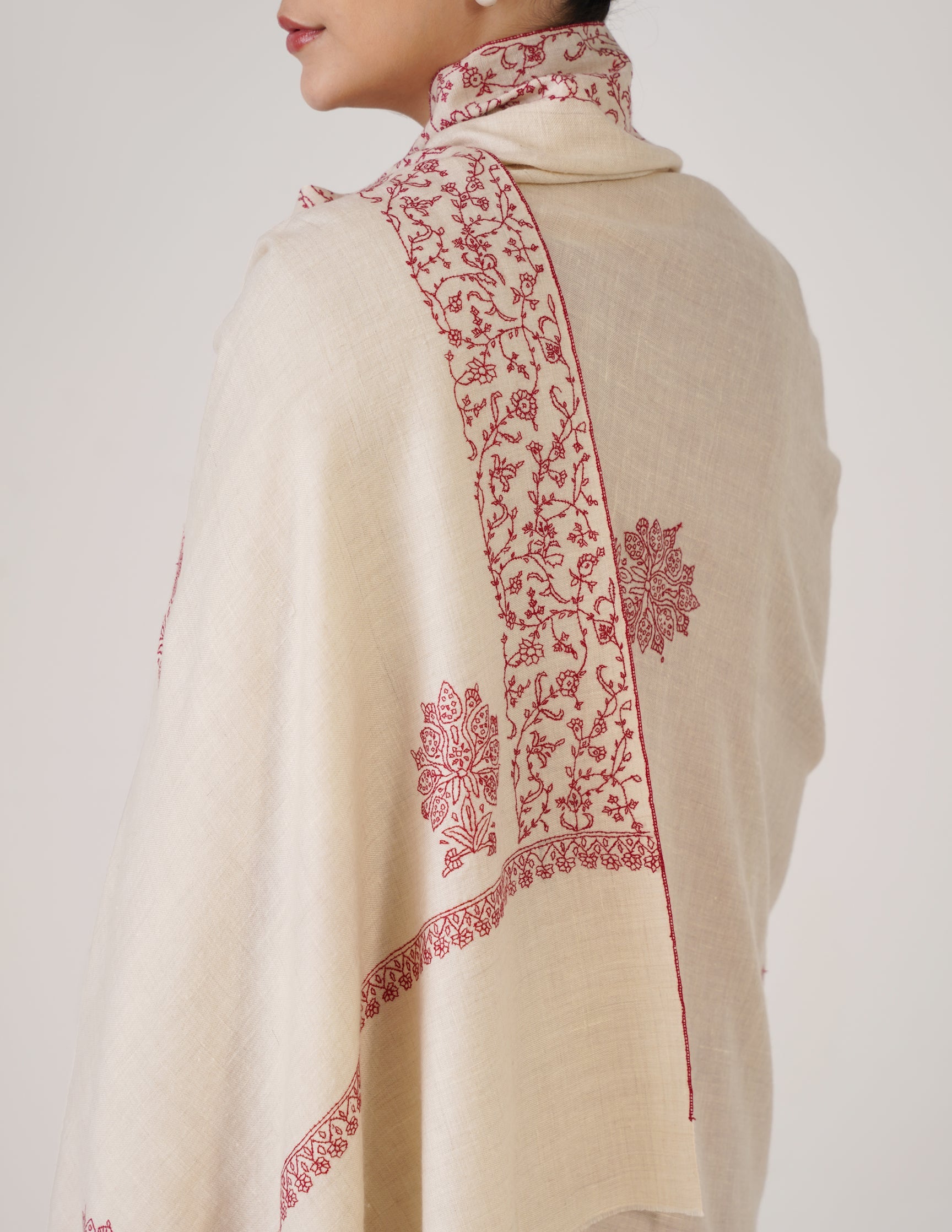 Kashmiri Handwoven Pashmina Sozni Shawl Bootidar – Off White | Maroon Heritage - Kashmir Box