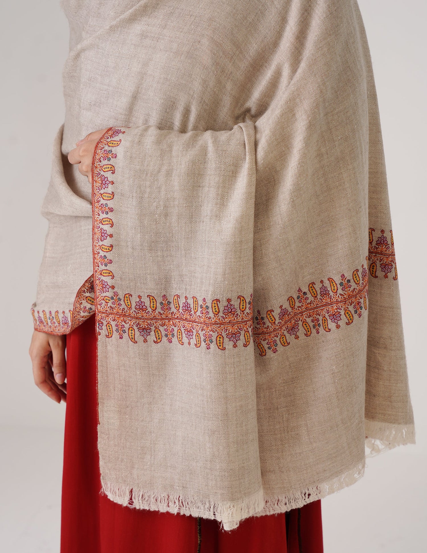 Kashmiri Handwoven Pashmina Sozni Shawl Doredaar – Natural White | Handwoven Heritage