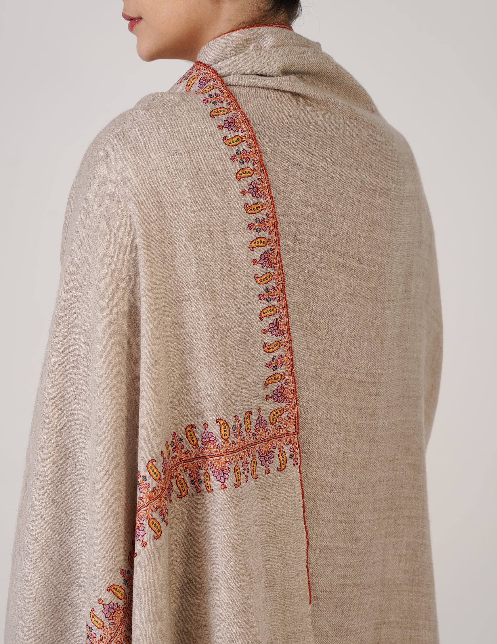 Kashmiri Handwoven Pashmina Sozni Shawl Doredaar – Natural White | Handwoven Heritage