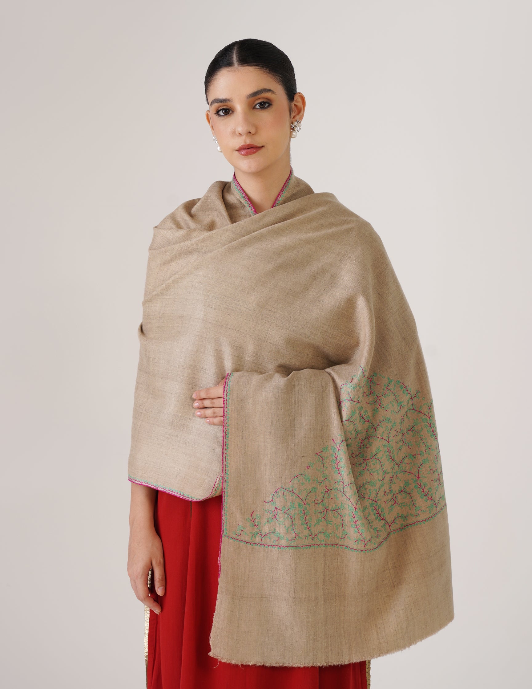 Kashmiri Handwoven Pashmina Sozni Stole Paldaar – Natural | Handwoven Heritage