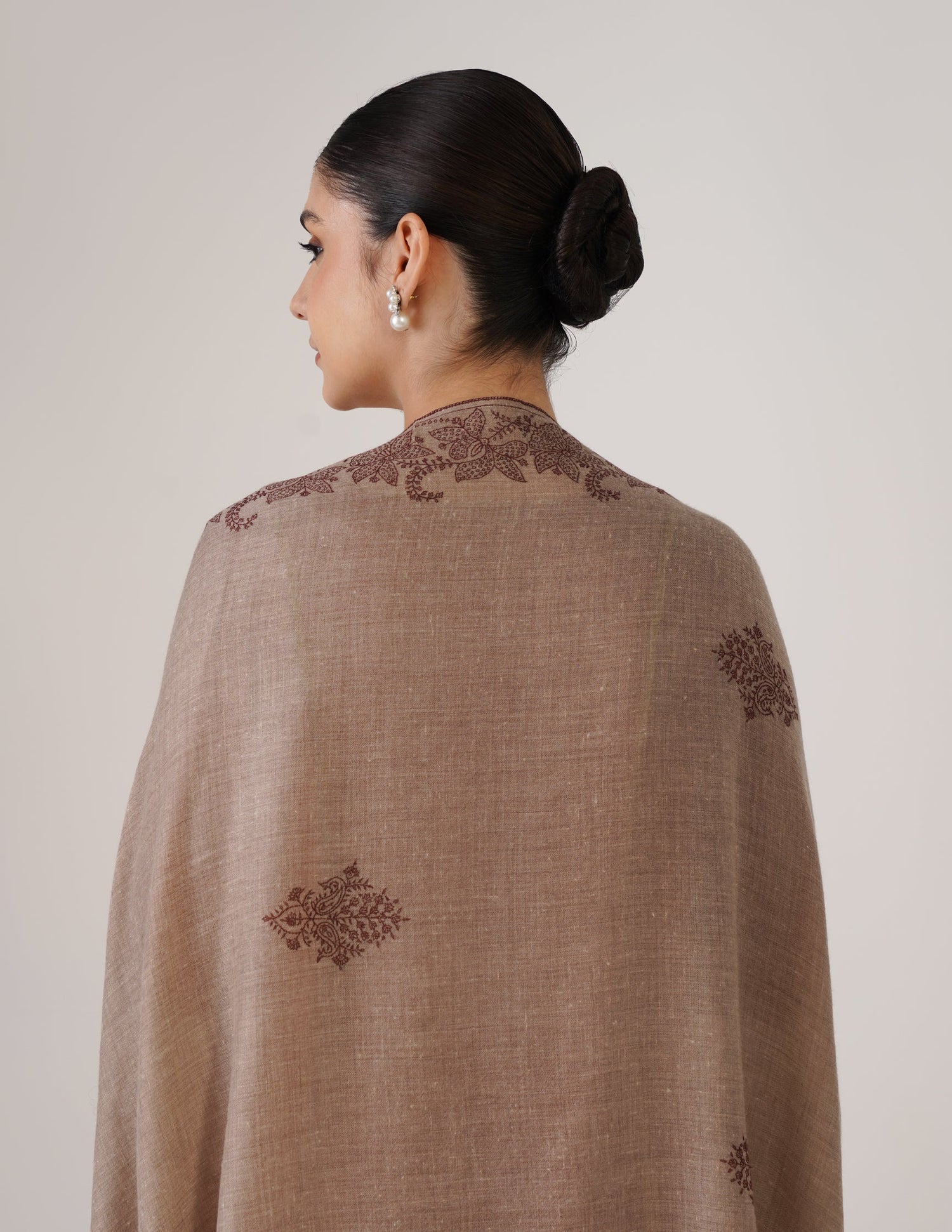 Kashmiri Handwoven Pashmina Sozni Shawl Bootidar – Natural | Brown Heritage - Kashmir Box