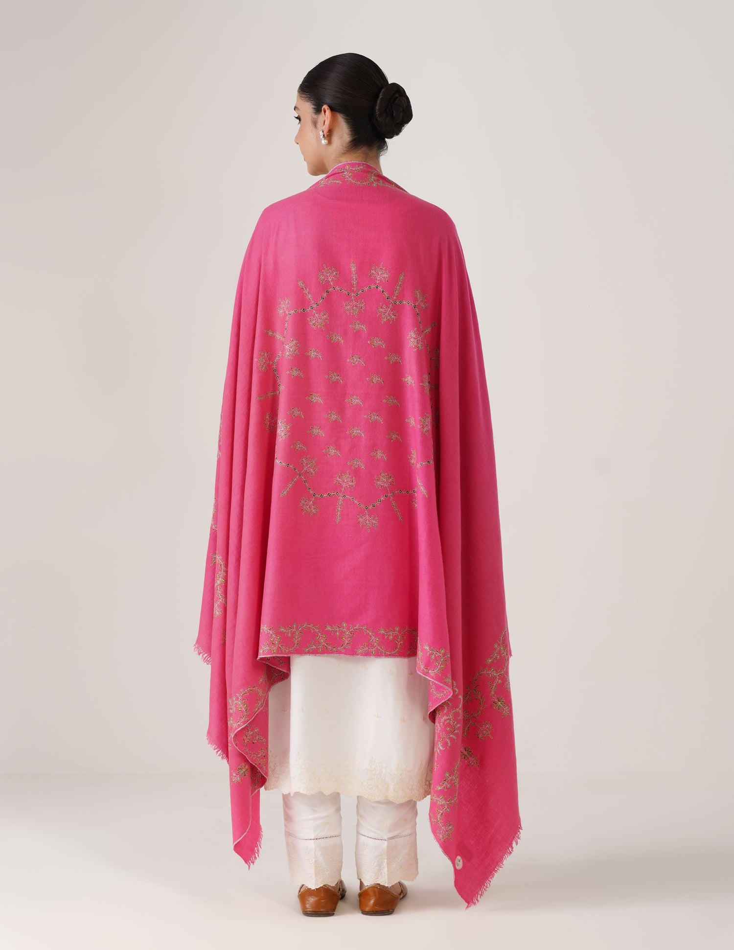 Kashmiri Handwoven Pashmina Sozni Shawl Doredaar – Pink | Handwoven Heritage