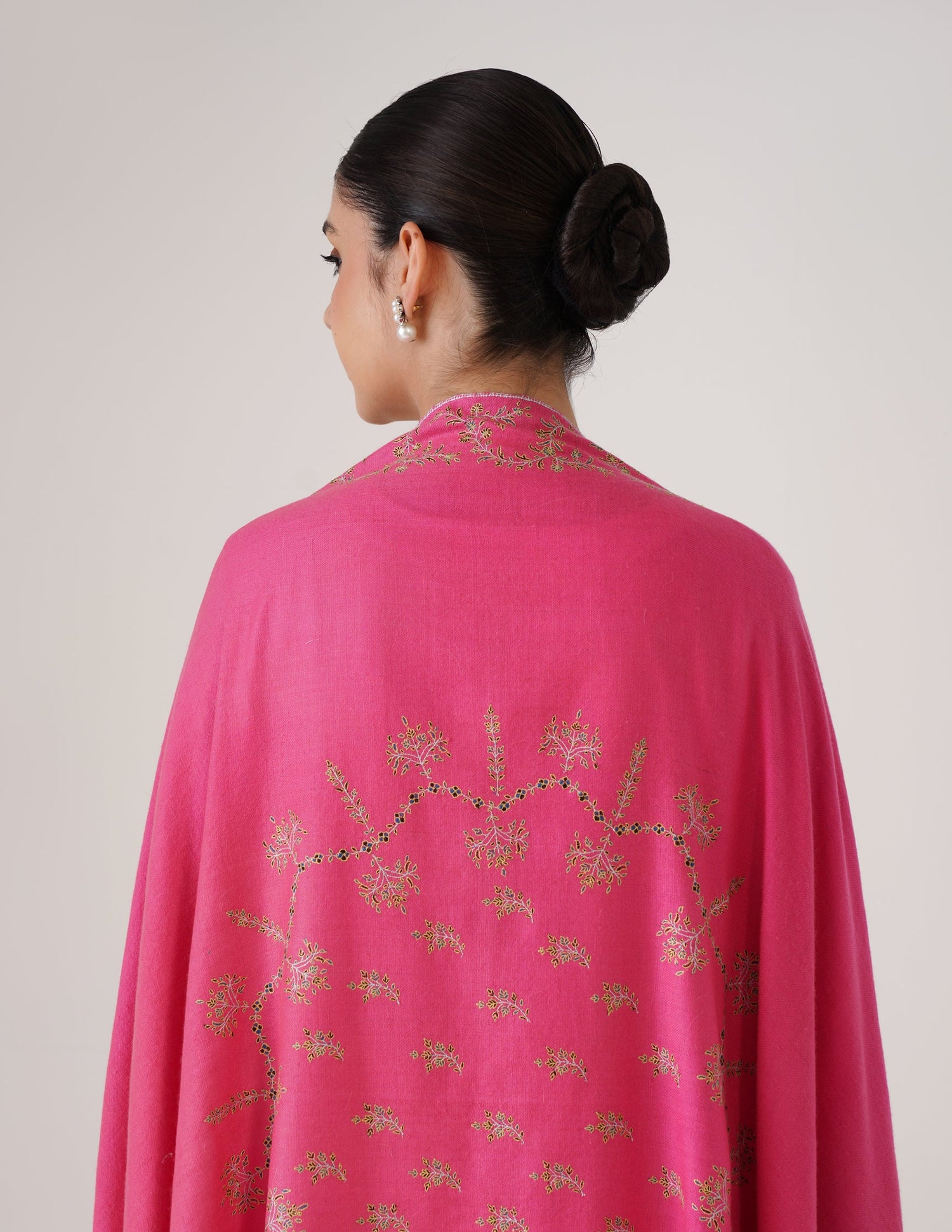 Kashmiri Handwoven Pashmina Sozni Shawl Doredaar – Pink | Handwoven Heritage