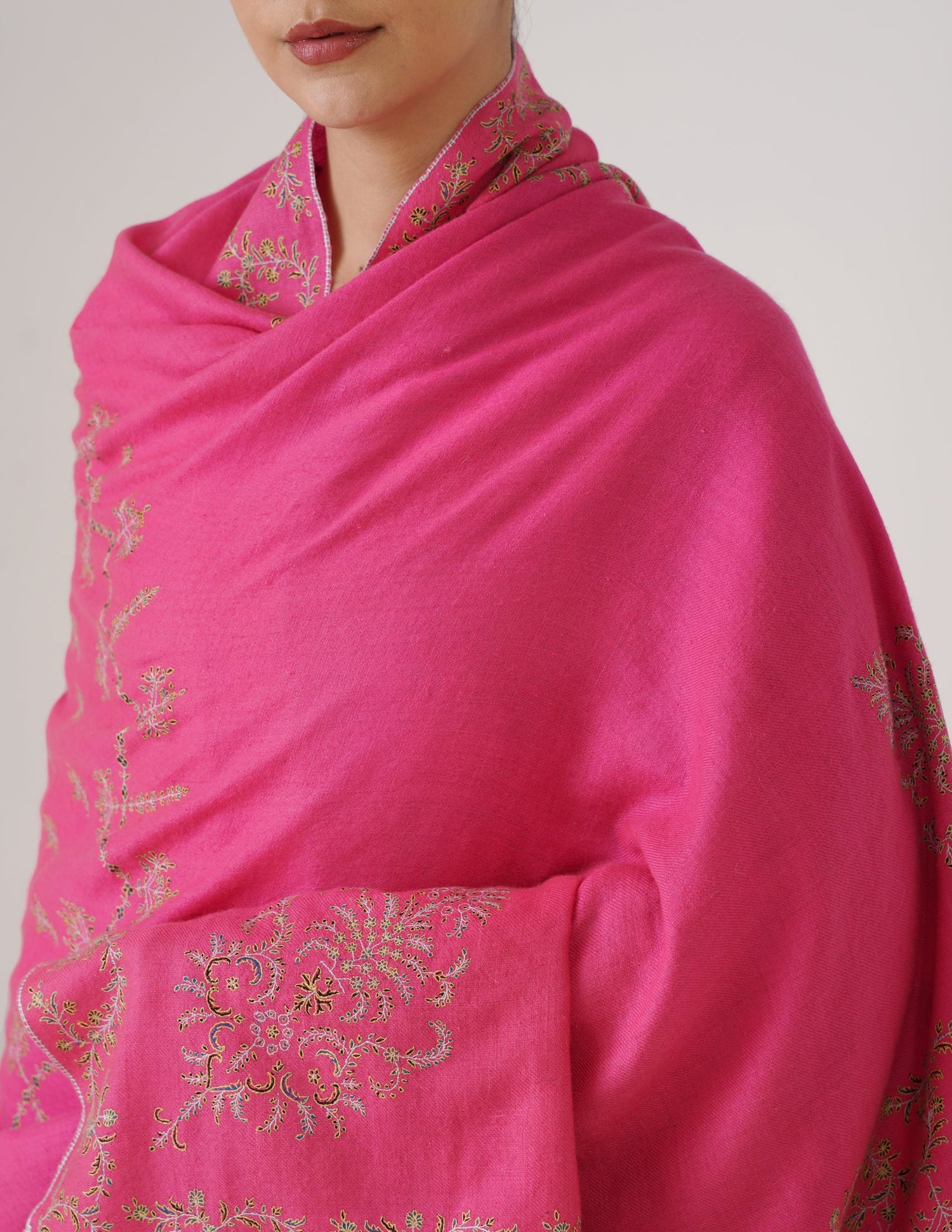 Kashmiri Handwoven Pashmina Sozni Shawl Doredaar – Pink | Handwoven Heritage
