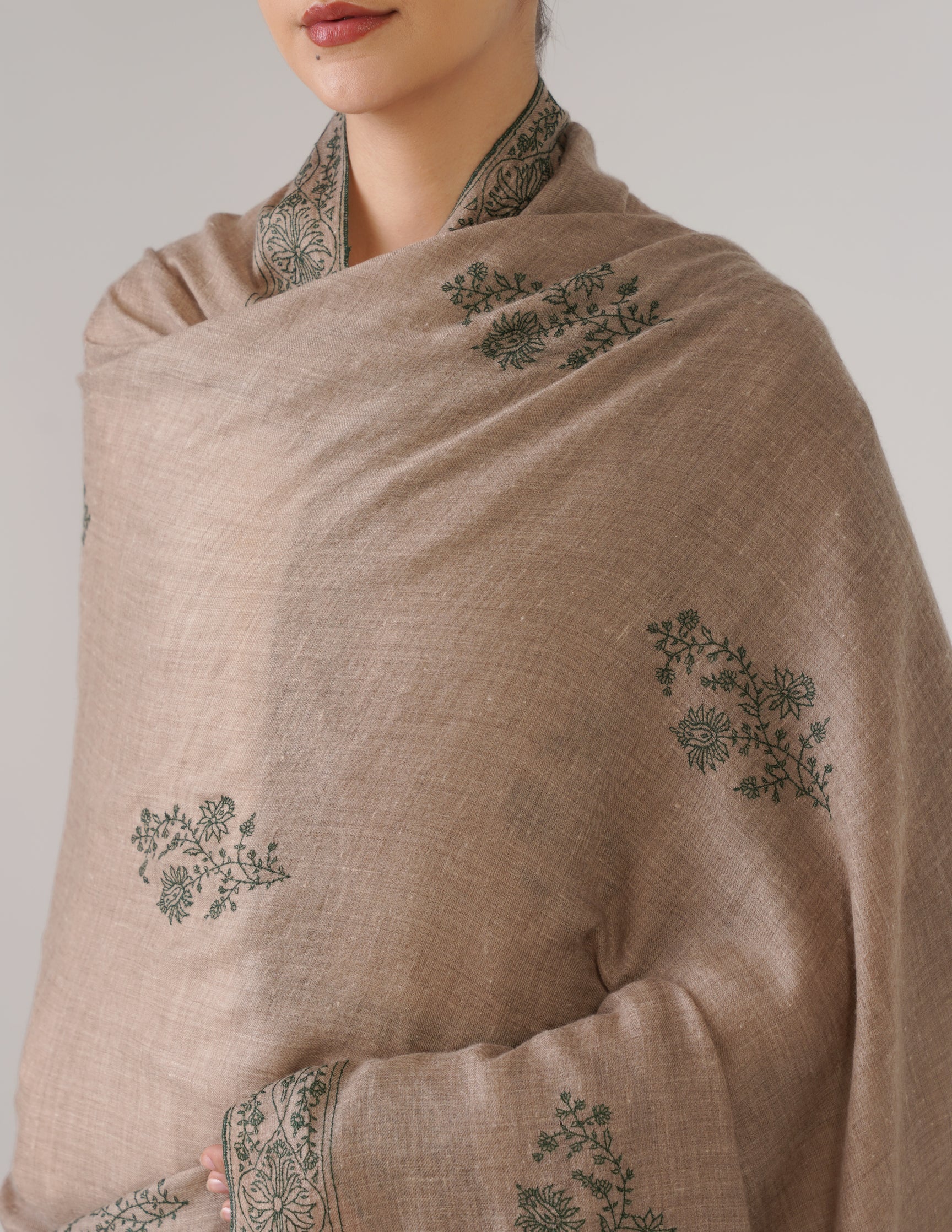 Kashmiri Handwoven Pashmina Sozni Shawl Hashidaar – Natural | Green Heritage - Kashmir Box