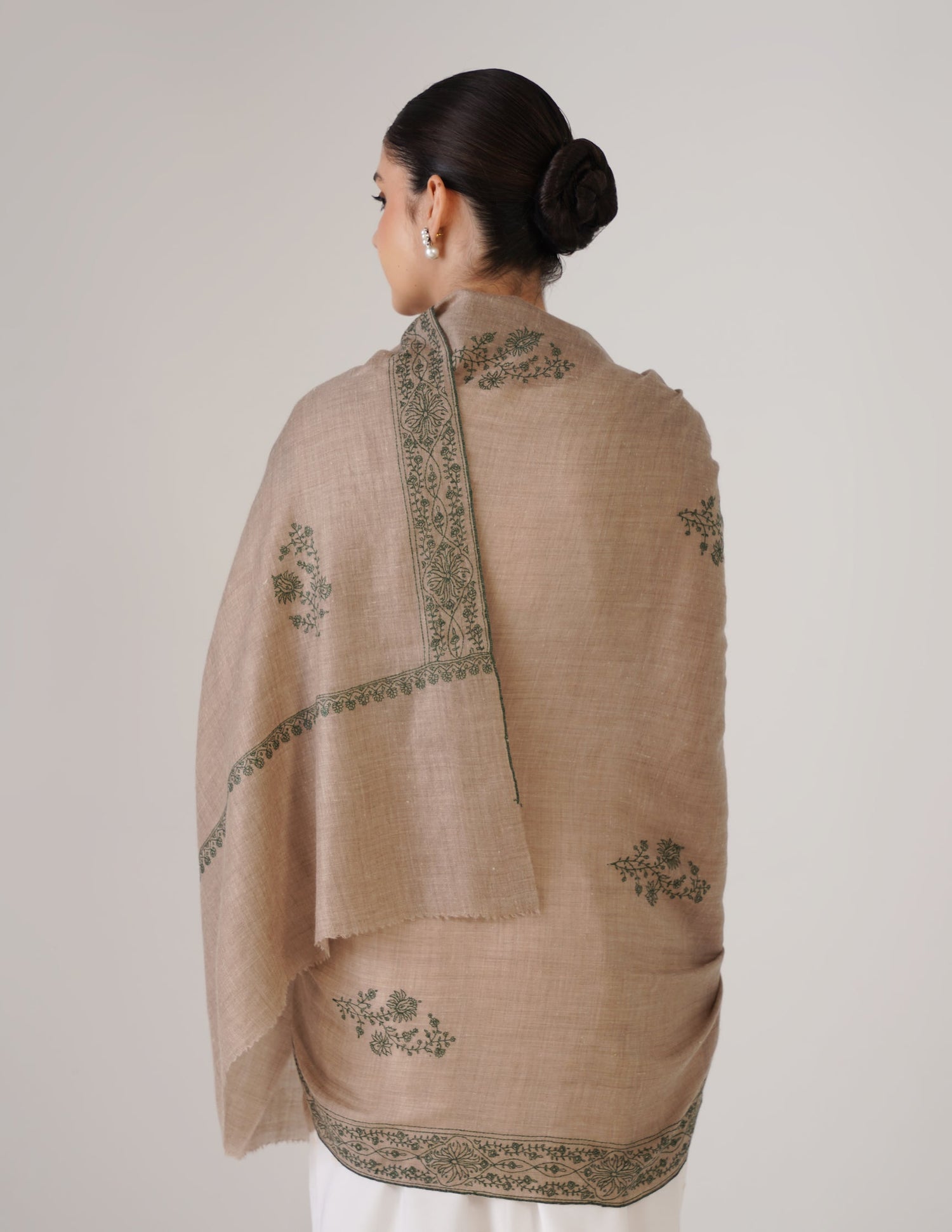 Kashmiri Handwoven Pashmina Sozni Shawl Hashidaar – Natural | Green Heritage - Kashmir Box