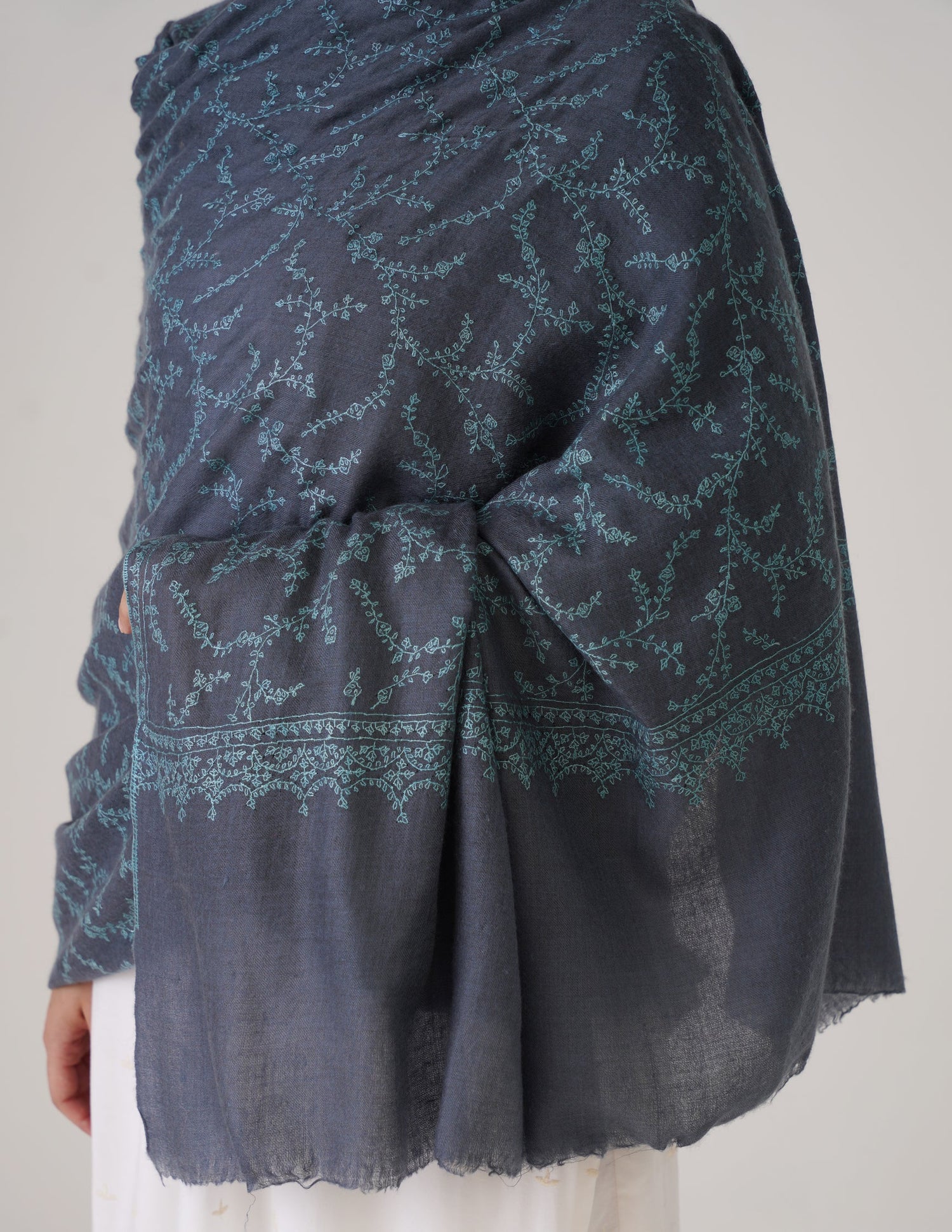 Kashmiri Handwoven Pashmina Sozni Shawl Jaalidar – Blue Grey | Sea Green Heritage - Kashmir Box