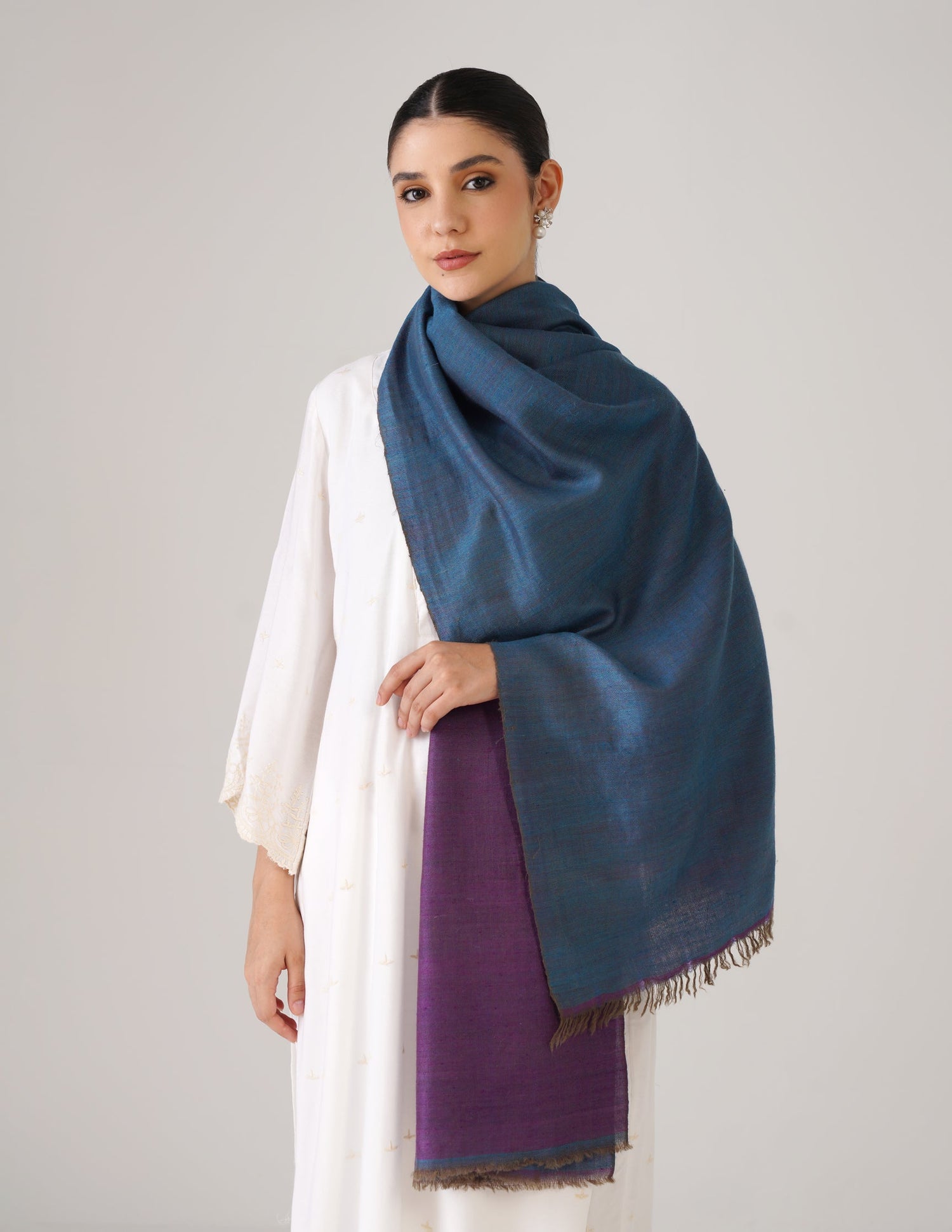 Kashmiri Handwoven Pashmina Reversible Stole – Chinese Violet &amp; Dark Dutch Blue | Handwoven Heritage