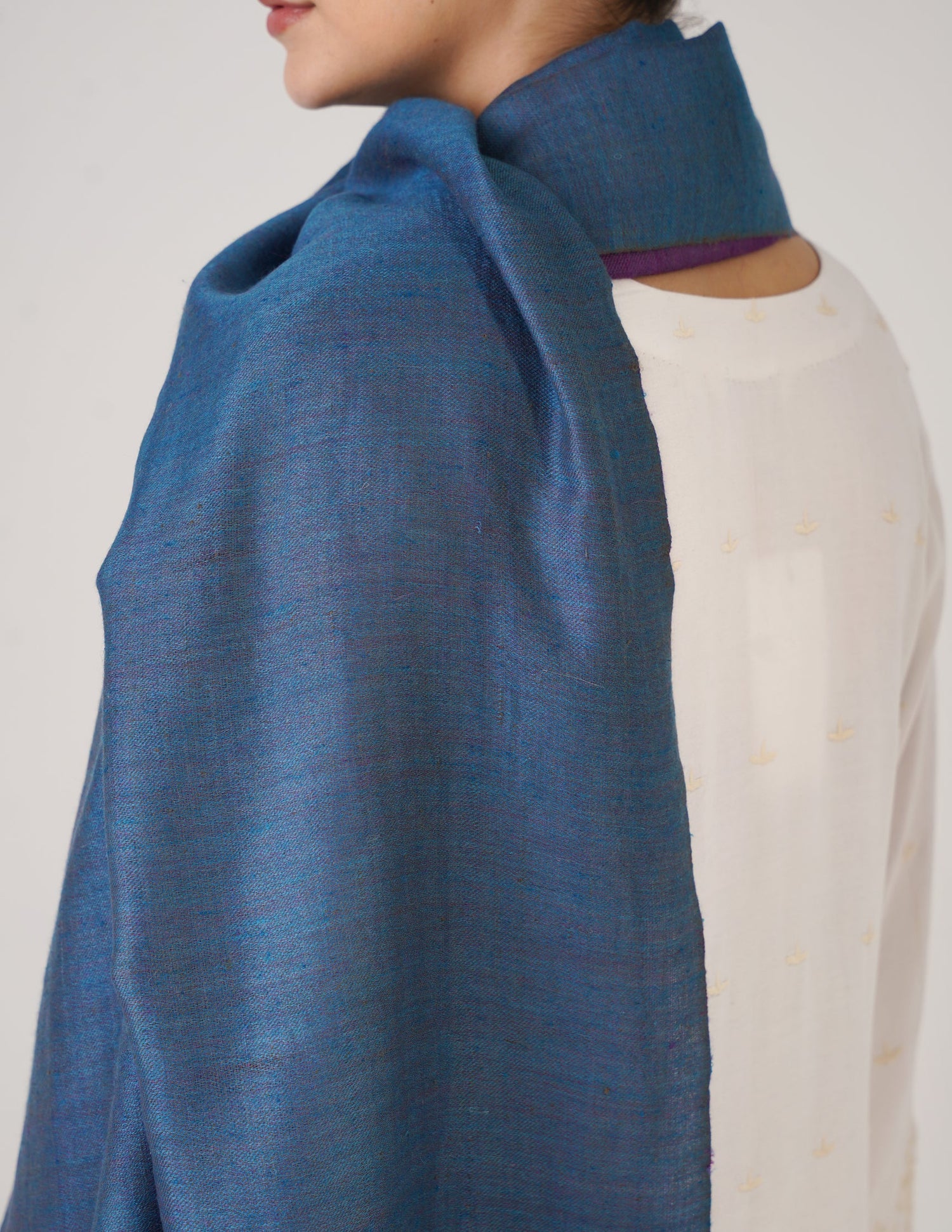 Kashmiri Handwoven Pashmina Reversible Stole – Chinese Violet &amp; Dark Dutch Blue | Handwoven Heritage