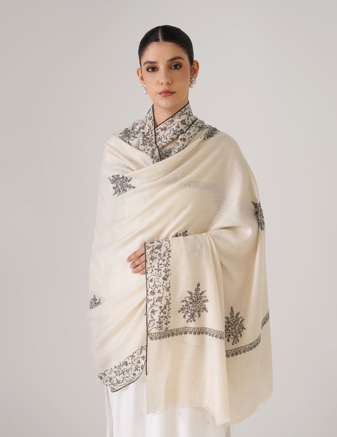 Kashmiri Handwoven Pashmina Sozni Shawl Bootidar – Off White | Black Heritage - Kashmir Box