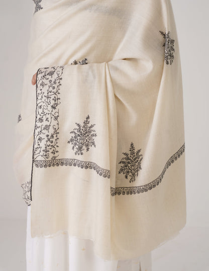 Kashmiri Handwoven Pashmina Sozni Shawl Bootidar – Off White | Black Heritage - Kashmir Box