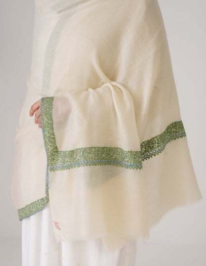 Kashmiri Handwoven Pashmina Sozni Shawl Doredaar – Off White | Blue &amp; Green Heritage - Kashmir Box