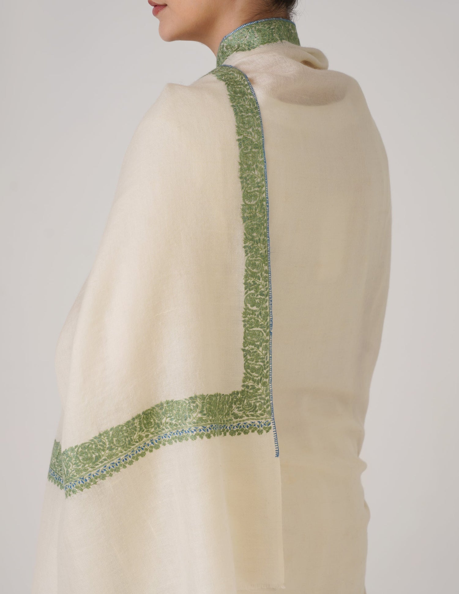 Kashmiri Handwoven Pashmina Sozni Shawl Doredaar – Off White | Blue &amp; Green Heritage - Kashmir Box