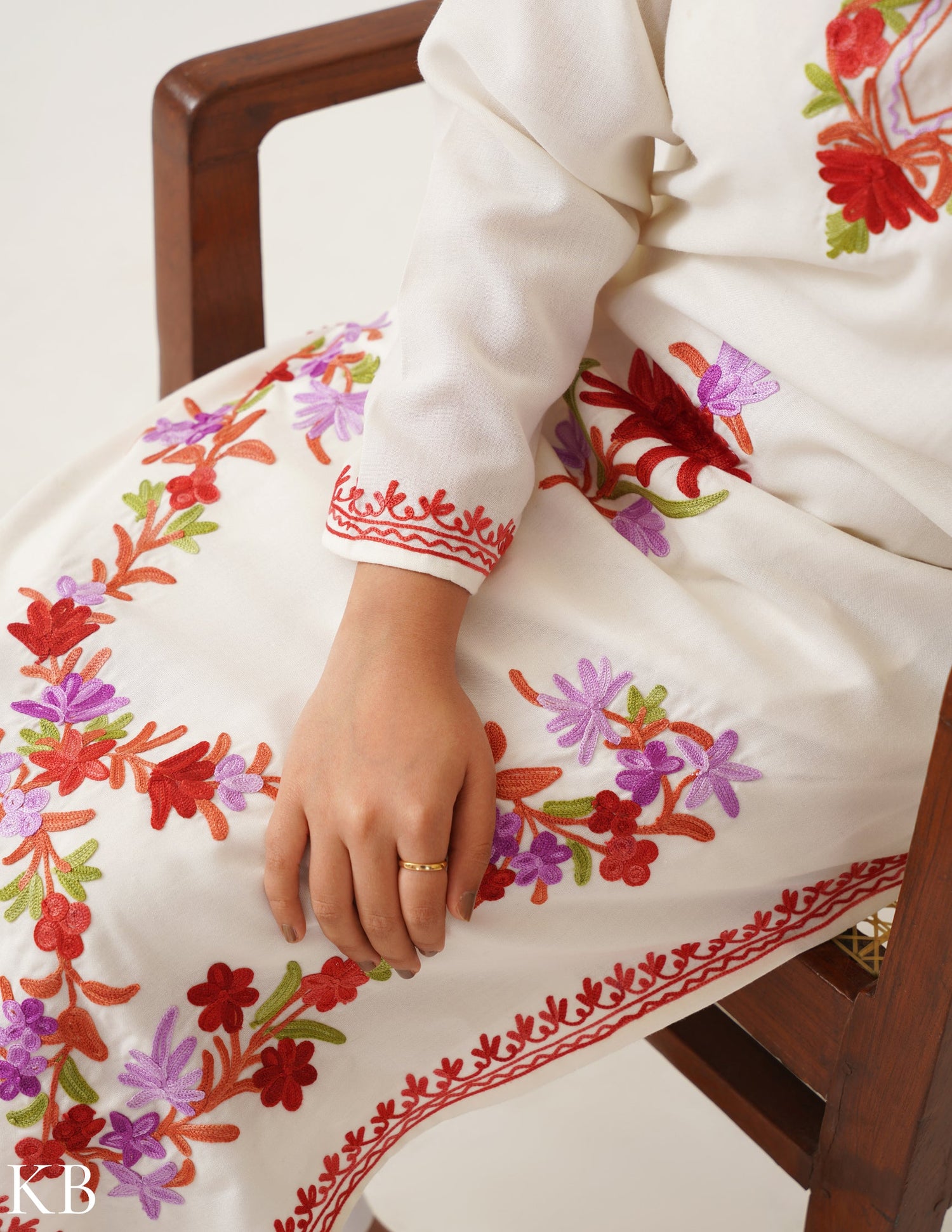 Off-White Aar Twined Floral Embroidery Cotton Kurti - Kashmir Box