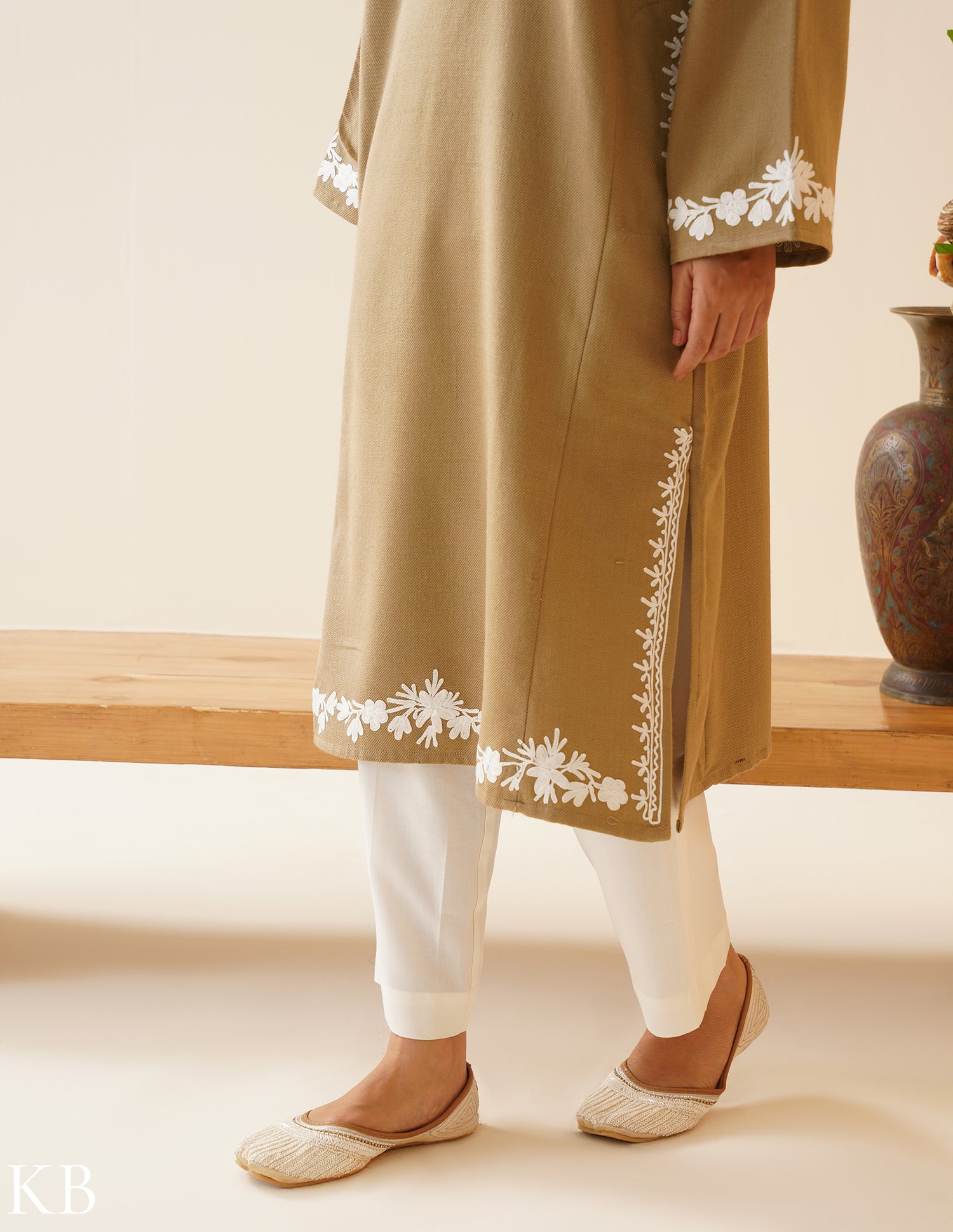 Rang-e-Khizan Classic Beaver Brown Aari Phiran