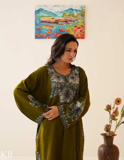 Rang-e-Khizan Elite Luxe Pesto Green Hand-Aari Phiran