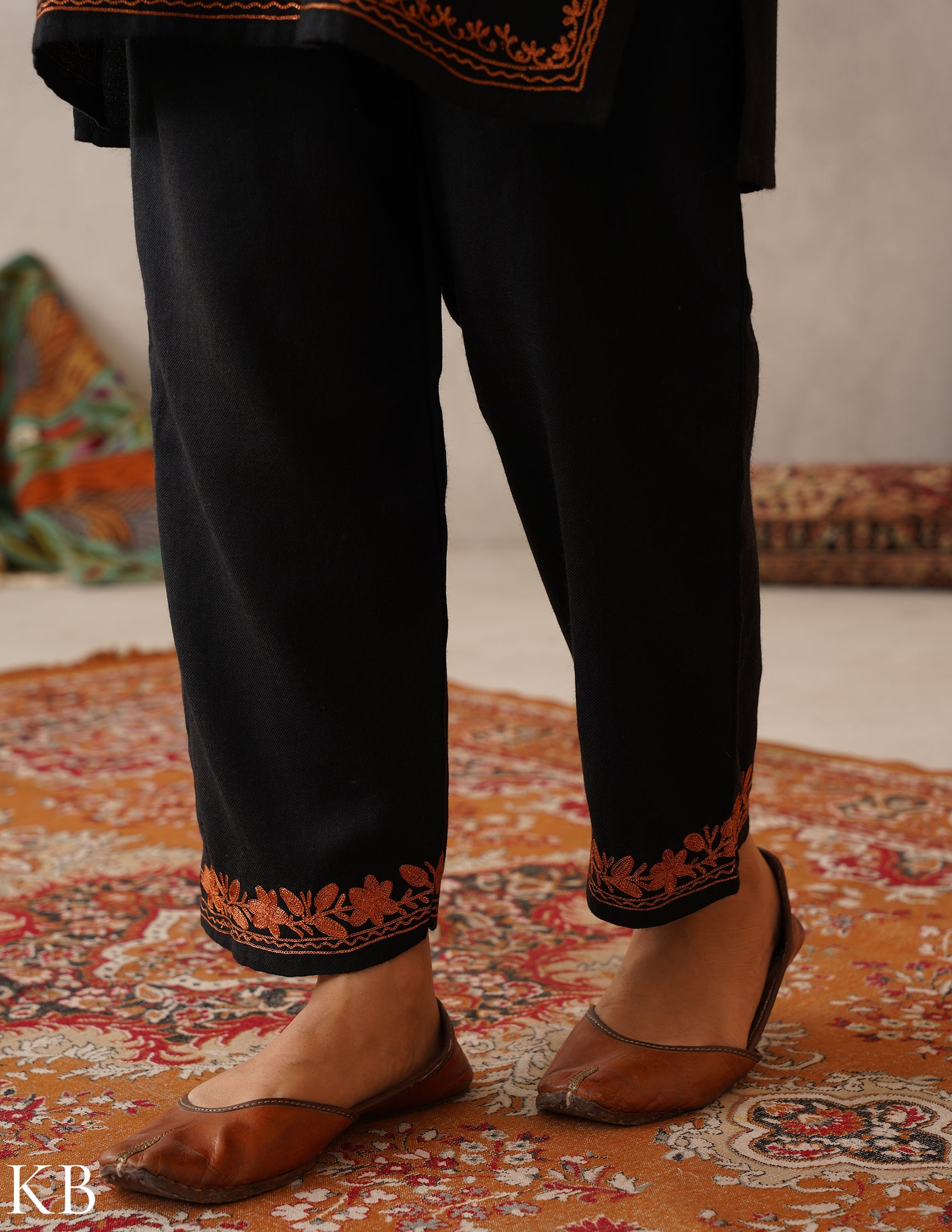 meHER Classic Black Kashmiri Copper Zari Woollen Co-ord Set - Kashmir Box