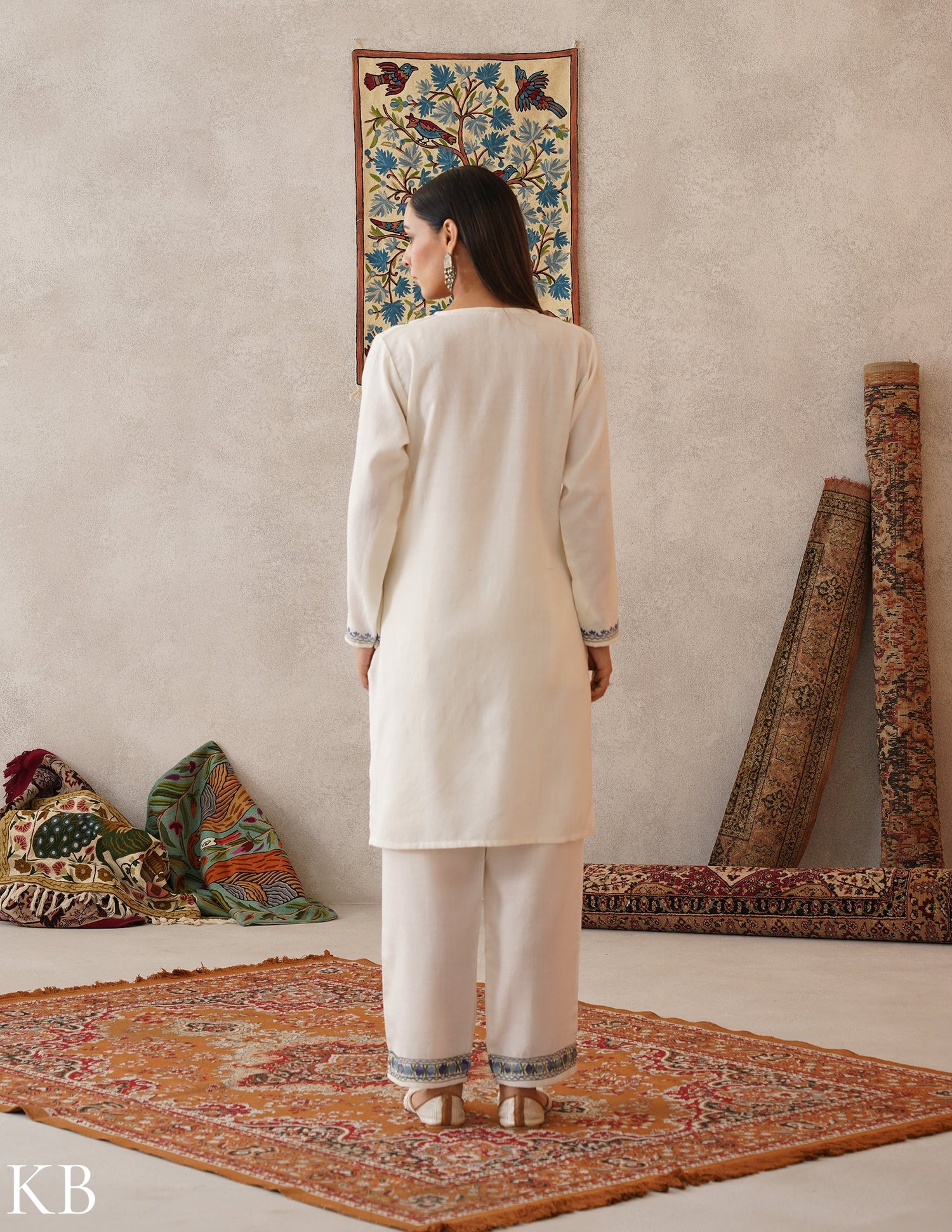 meHER Cream Off-White Kashmiri Aari Woollen Co-ord Set