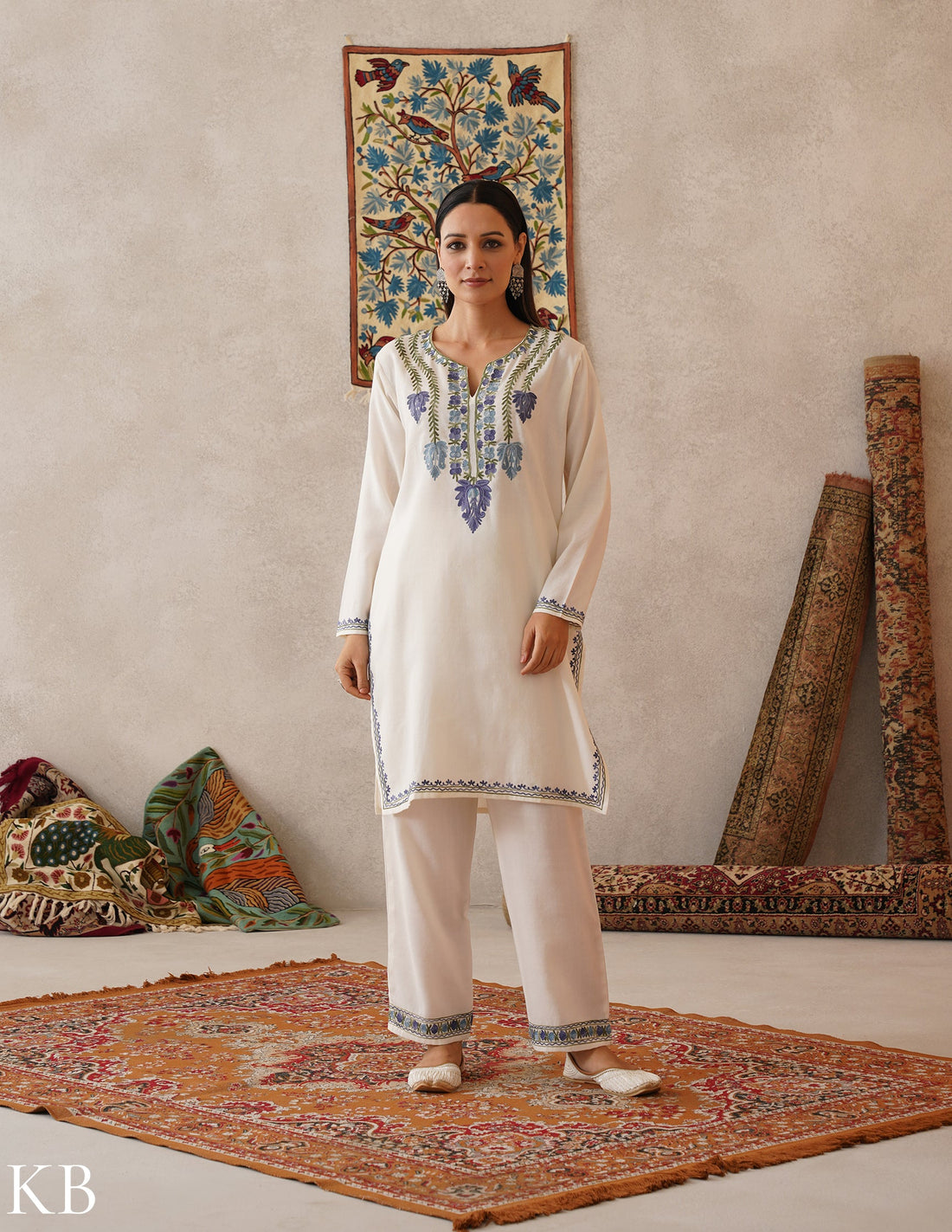 meHER Cream Off-White Kashmiri Aari Woollen Co-ord Set