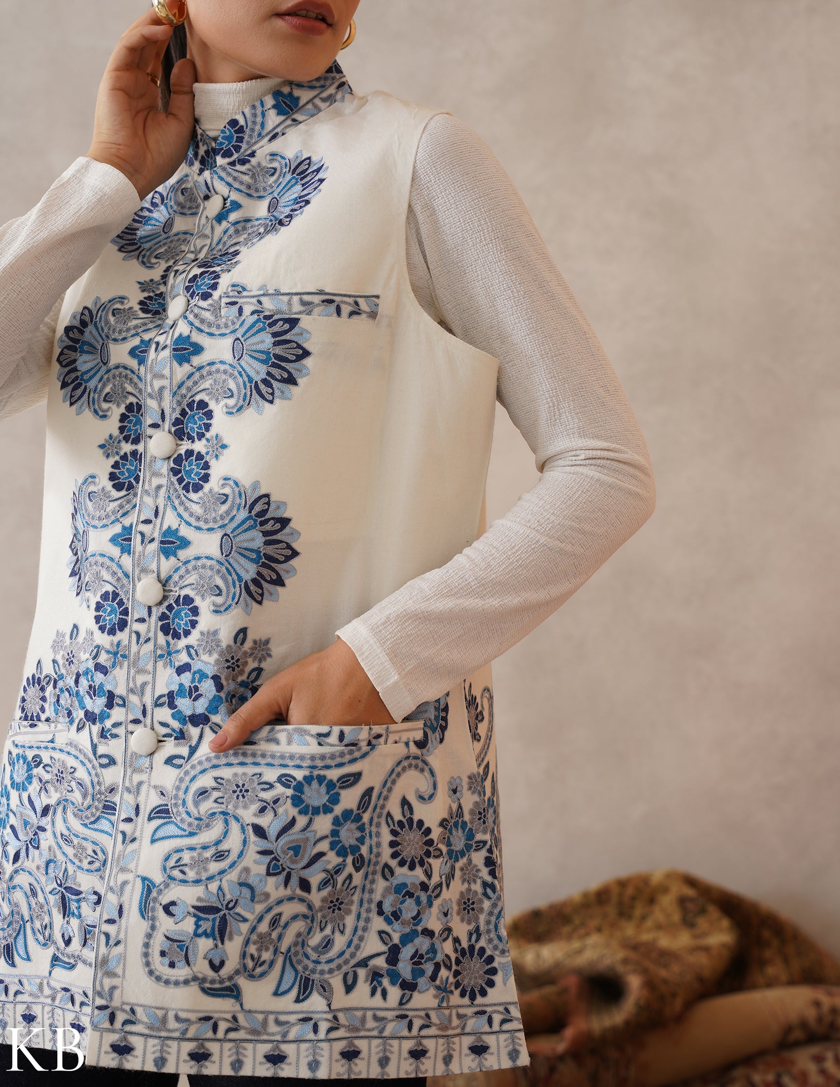 Nayaab Cream-White Kashmiri Aari Fine Wool Waistcoat